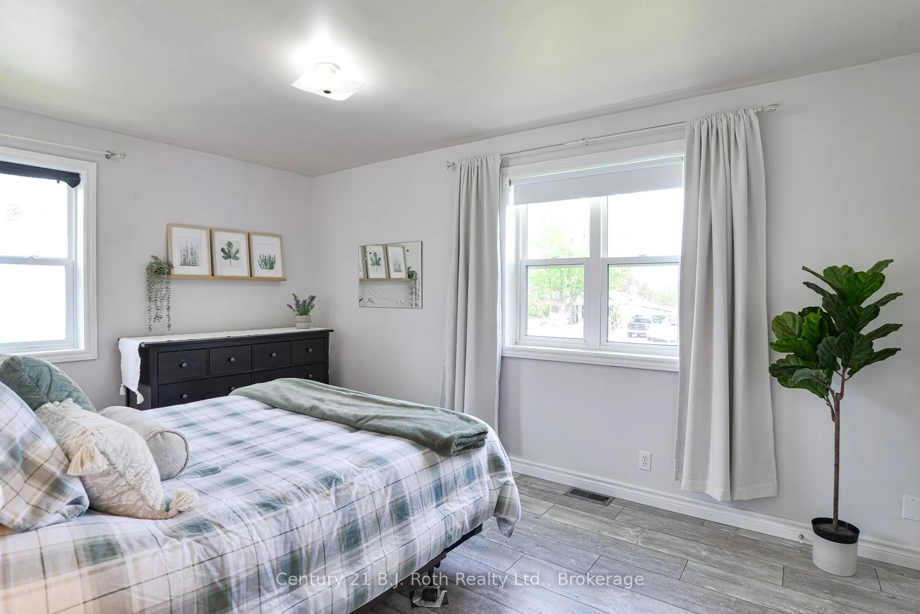 Photo 15 of 7 Charles Road, Orillia — HOMEH