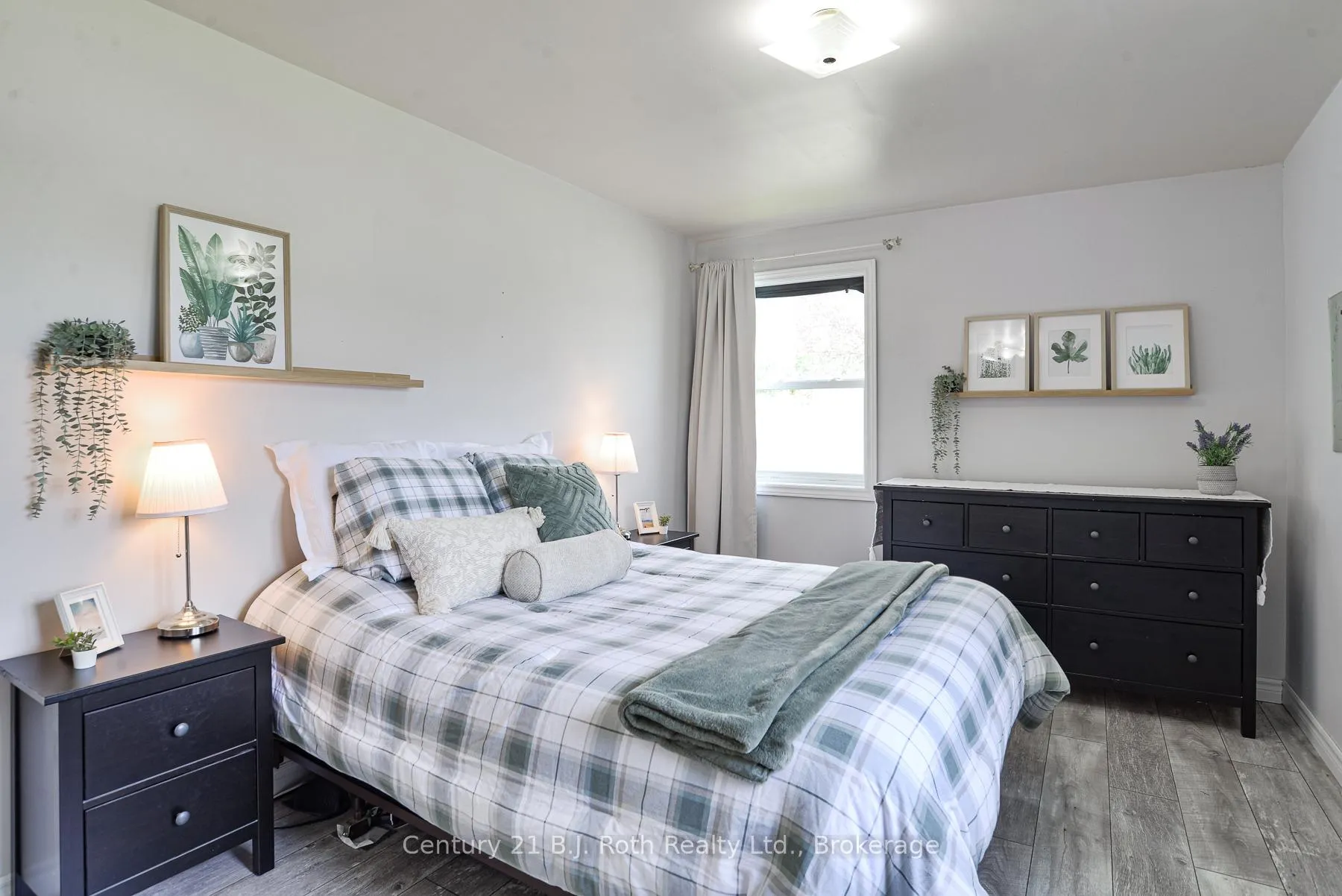 Photo 16 of 7 Charles Road, Orillia — HOMEH