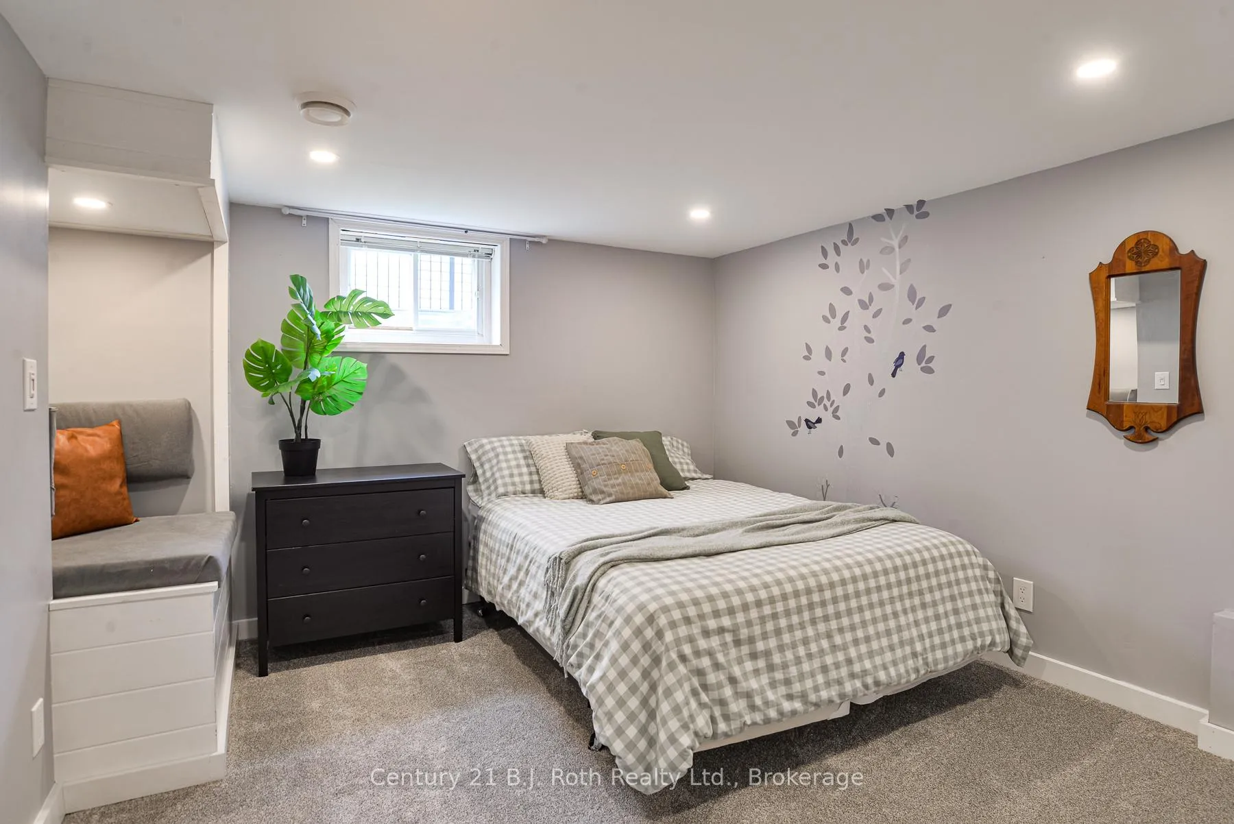 Photo 21 of 7 Charles Road, Orillia — HOMEH
