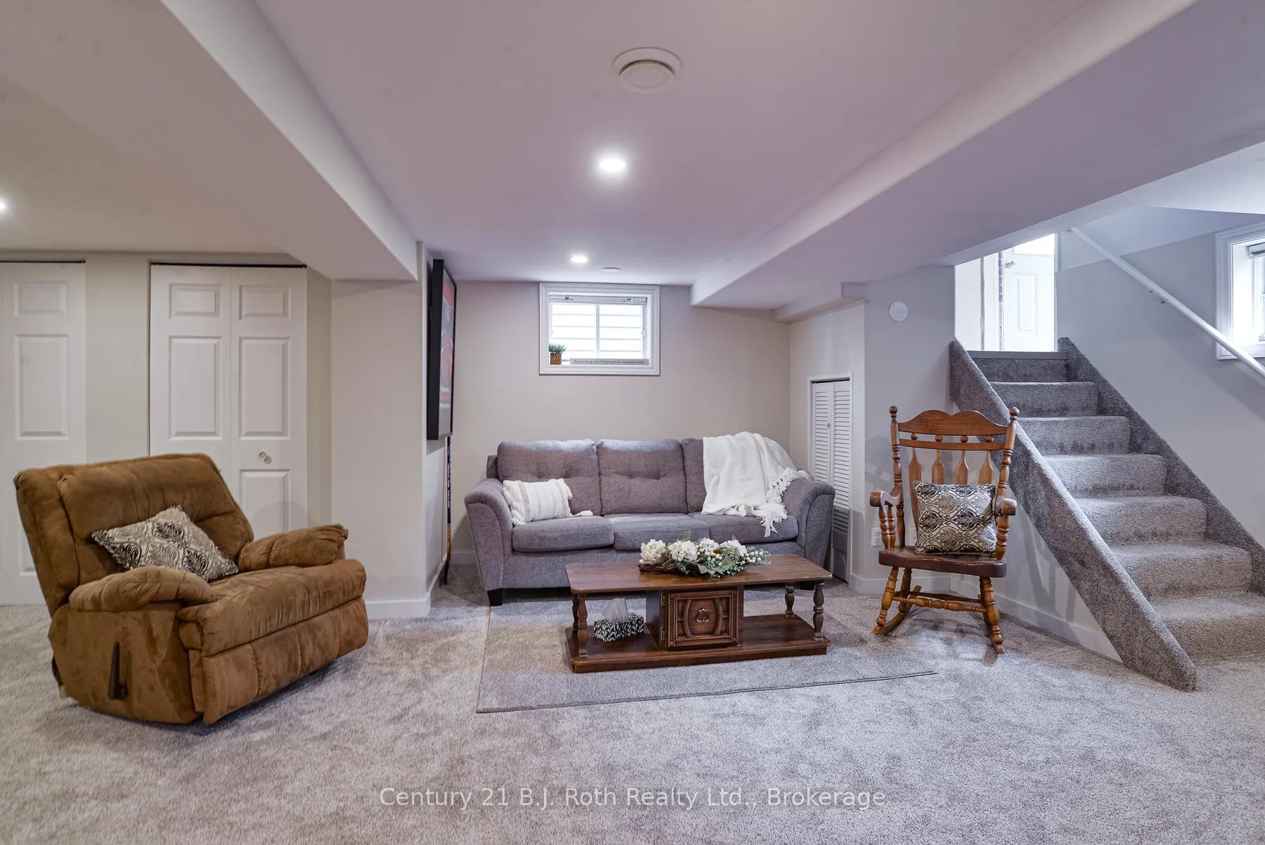 Photo 23 of 7 Charles Road, Orillia — HOMEH
