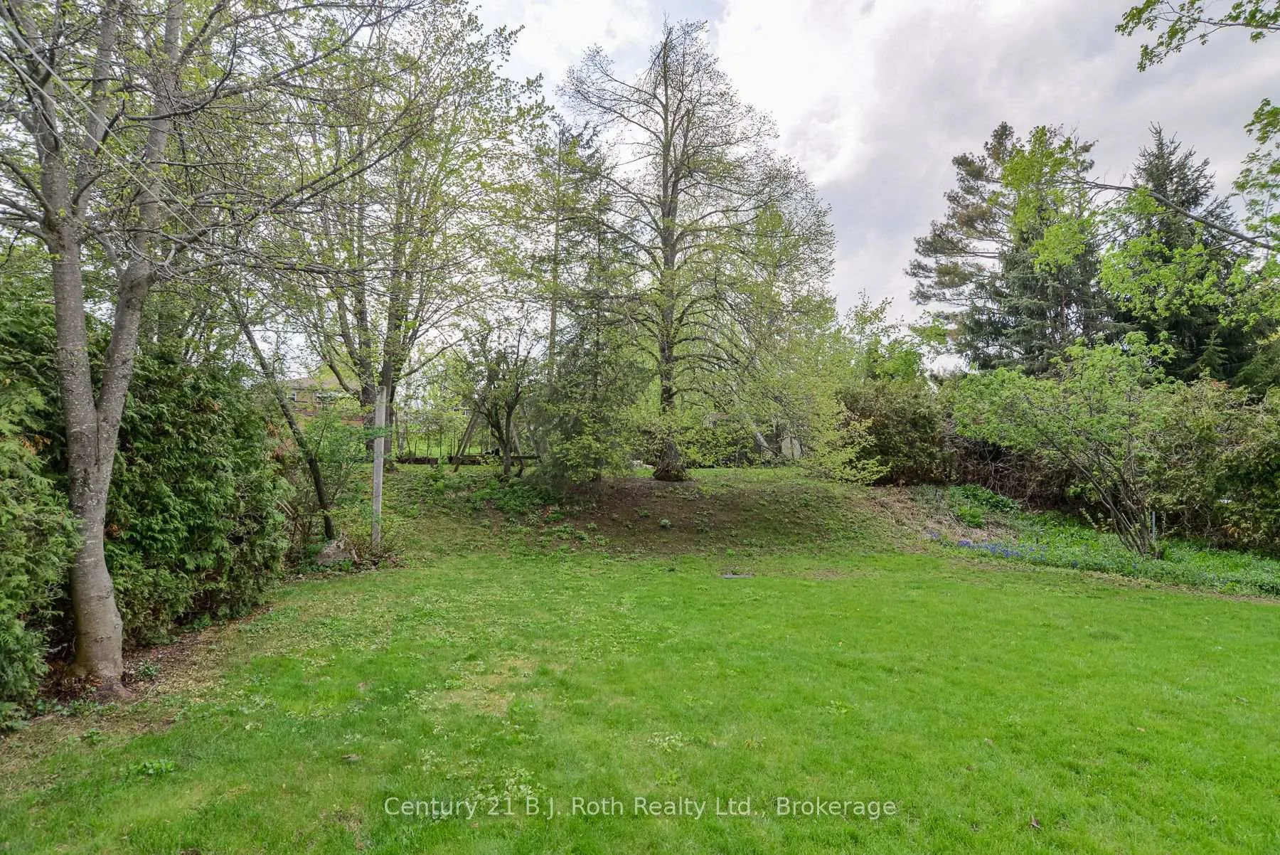 Photo 28 of 7 Charles Road, Orillia — HOMEH