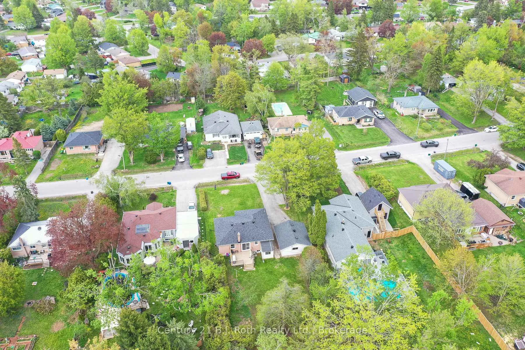 Photo 34 of 7 Charles Road, Orillia — HOMEH