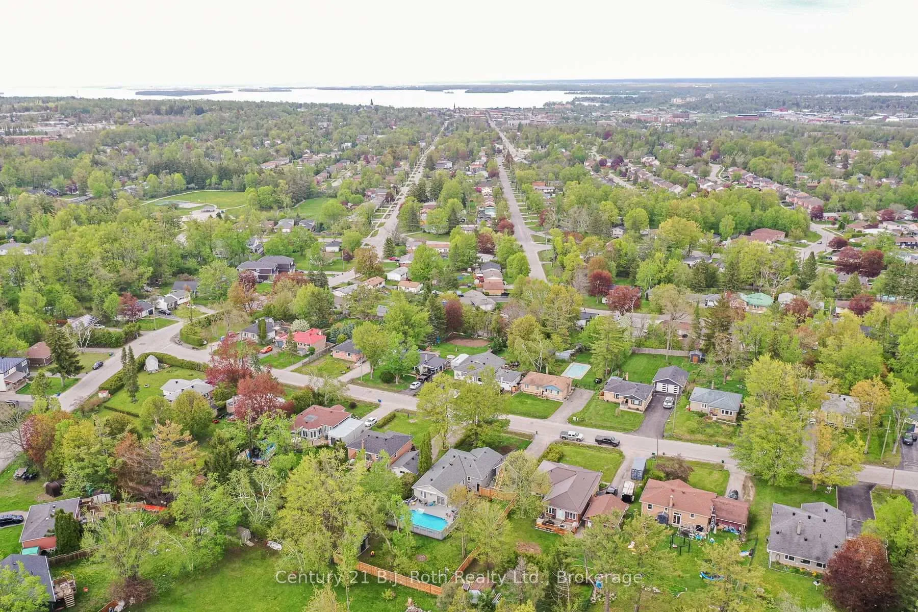 Photo 36 of 7 Charles Road, Orillia — HOMEH