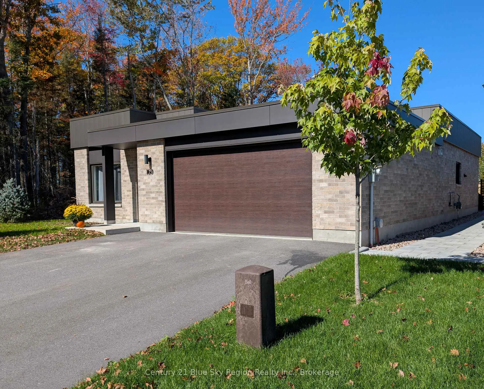 Front of 160 Sugarbush Street