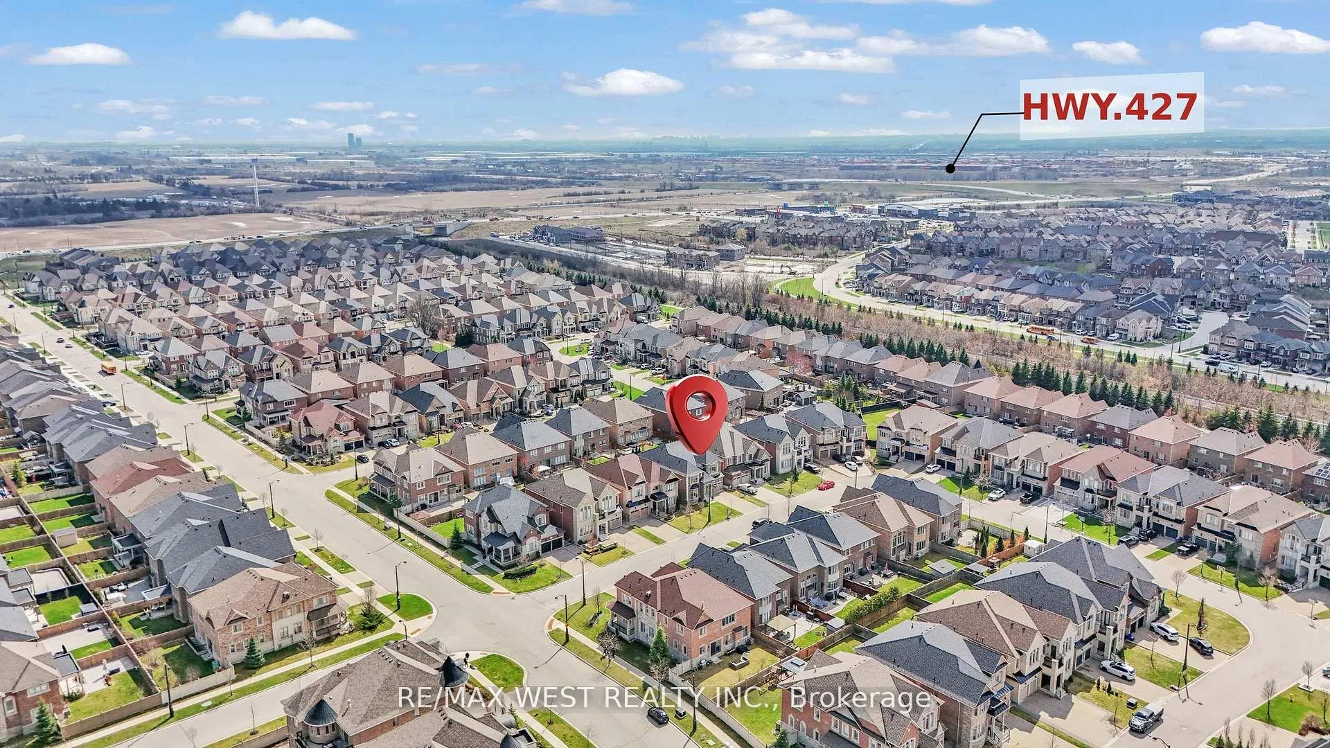 Photo 3 of 17 Torgan Trail, Vaughan, Kleinburg — HOMEH