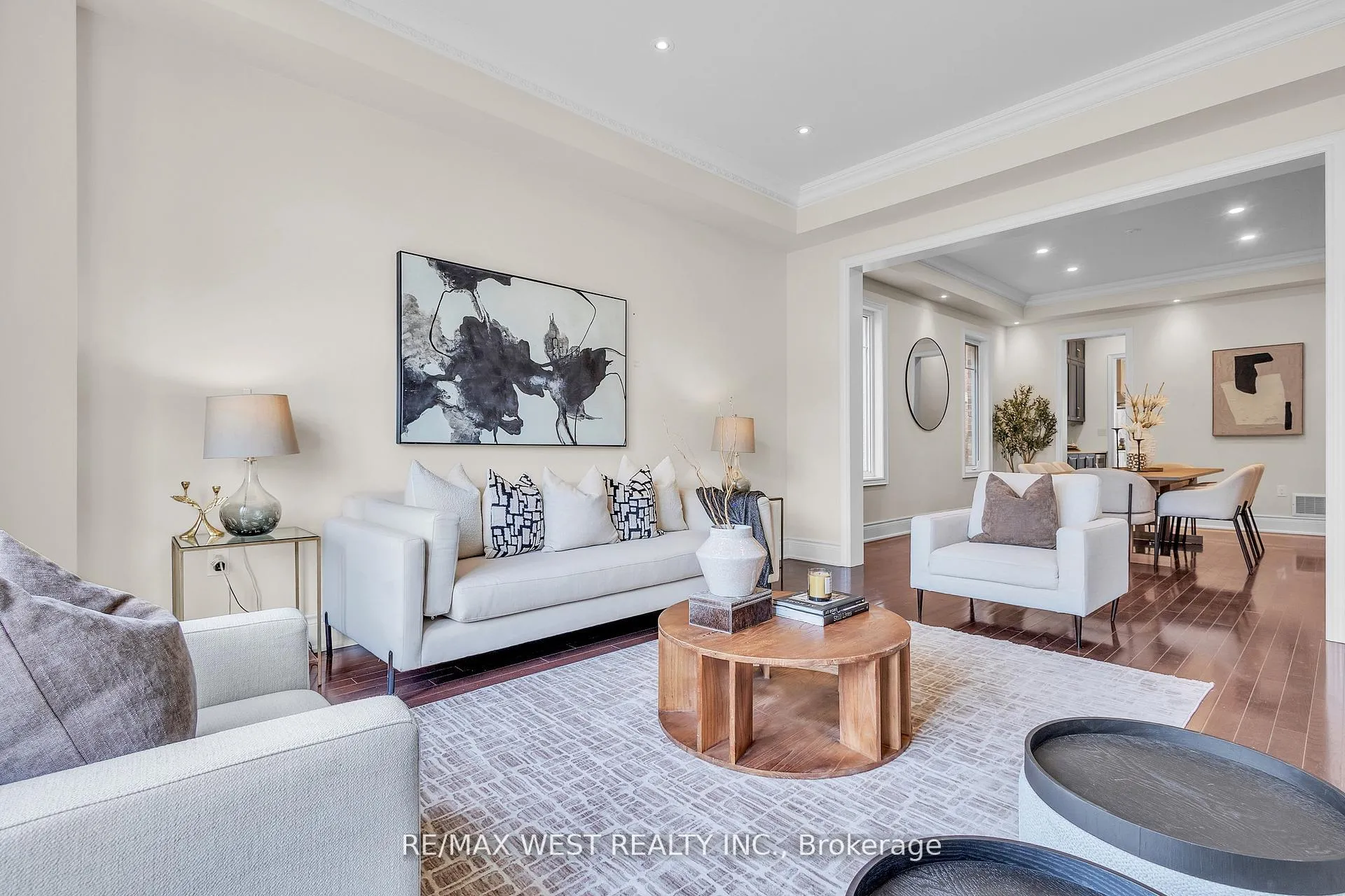 Photo 8 of 17 Torgan Trail, Vaughan, Kleinburg — HOMEH