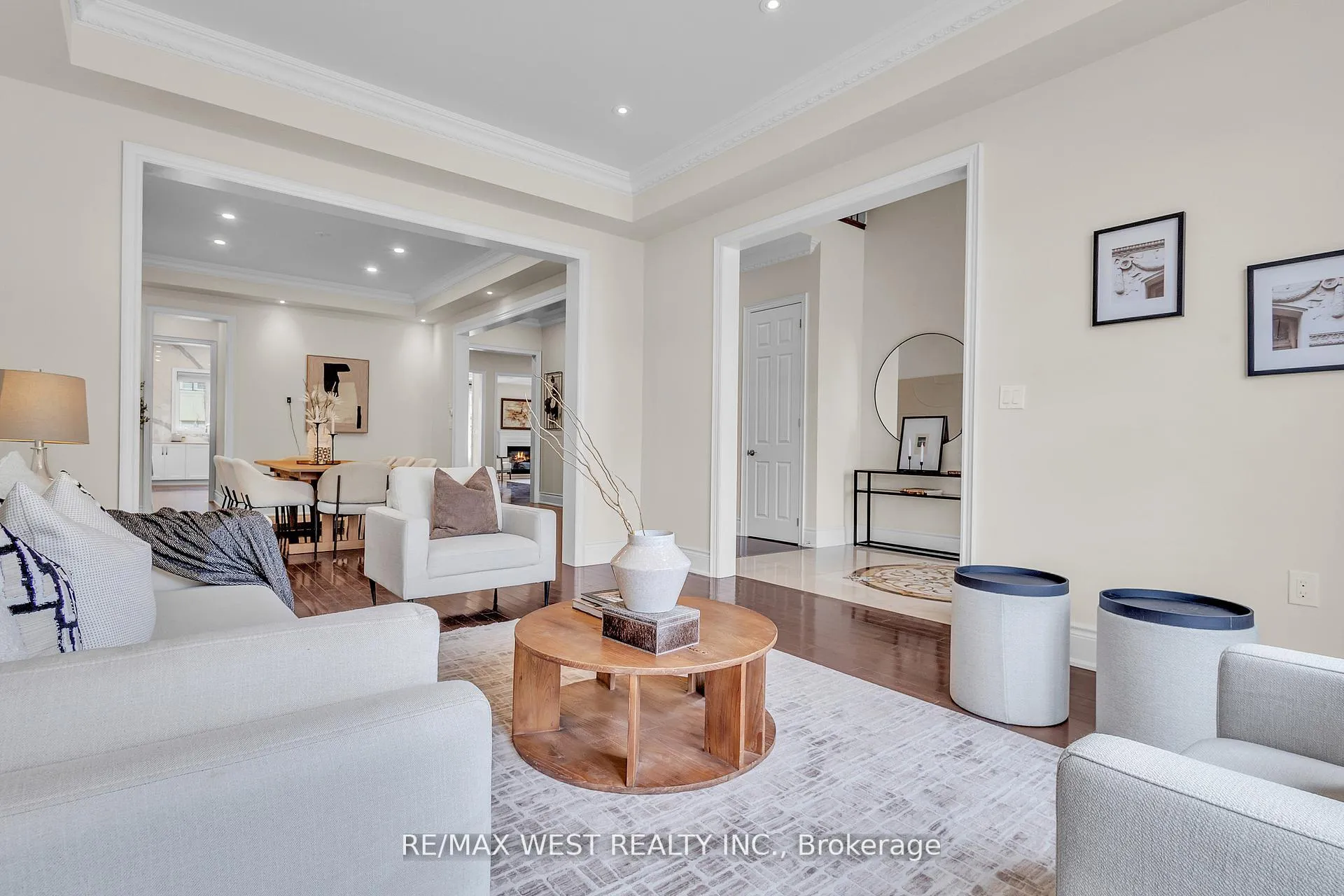 Photo 10 of 17 Torgan Trail, Vaughan, Kleinburg — HOMEH