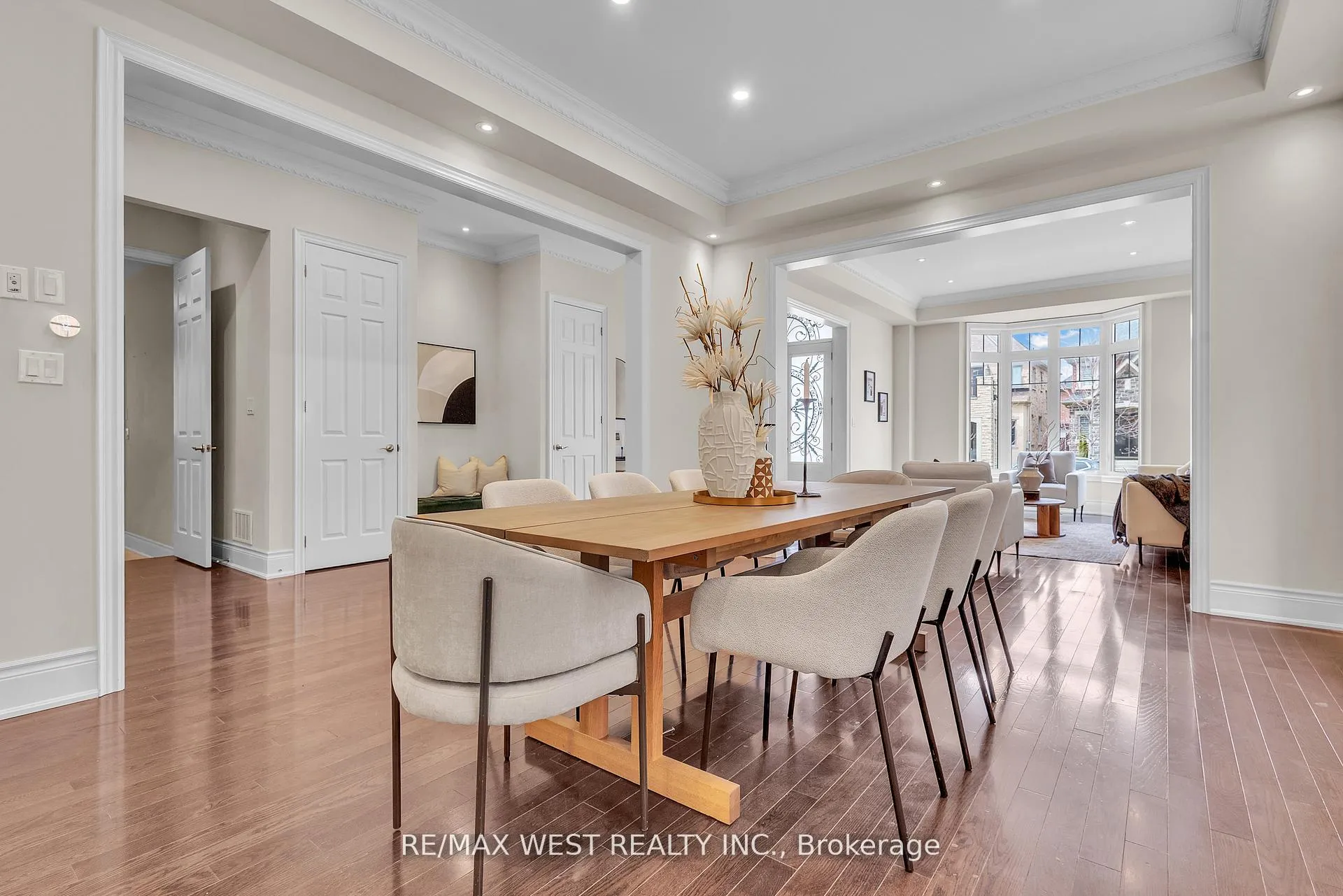 Photo 12 of 17 Torgan Trail, Vaughan, Kleinburg — HOMEH