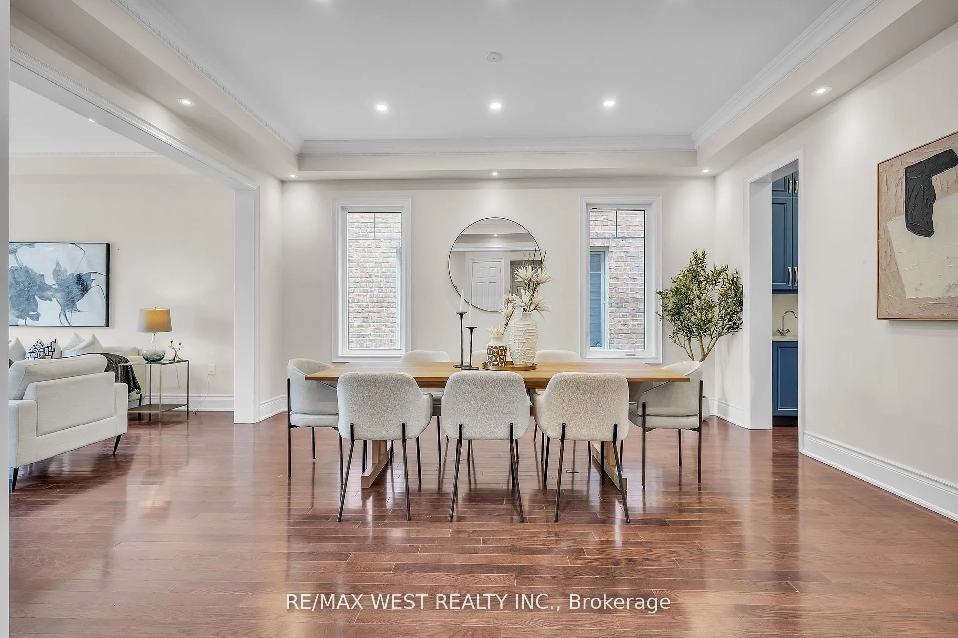 Photo 13 of 17 Torgan Trail, Vaughan, Kleinburg — HOMEH