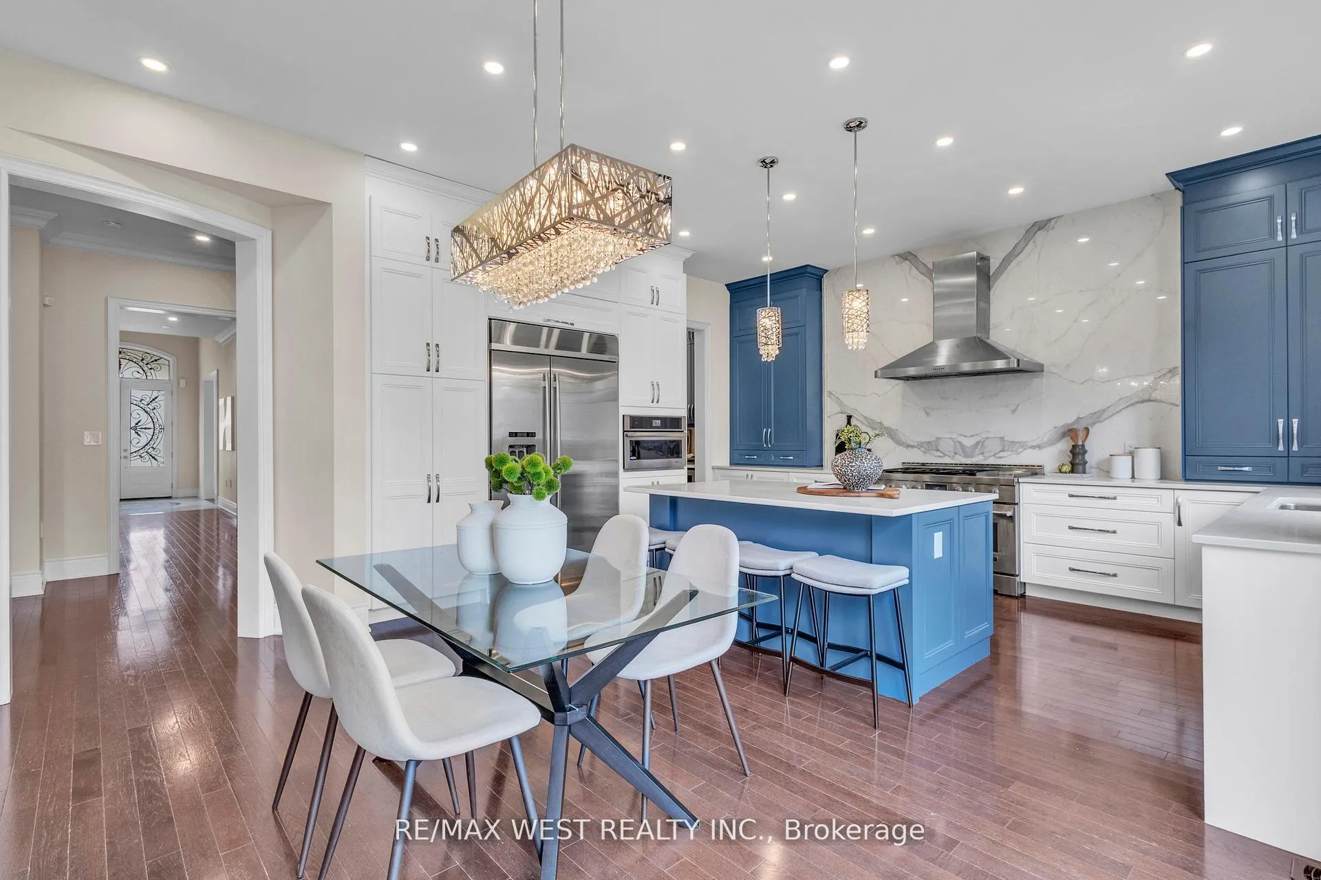 Photo 19 of 17 Torgan Trail, Vaughan, Kleinburg — HOMEH