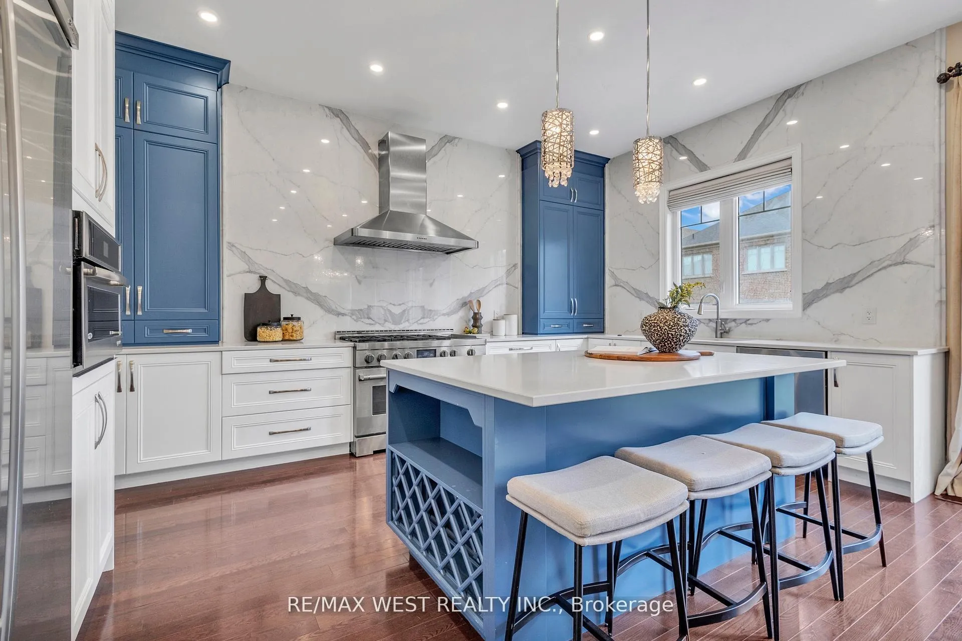 Photo 24 of 17 Torgan Trail, Vaughan, Kleinburg — HOMEH