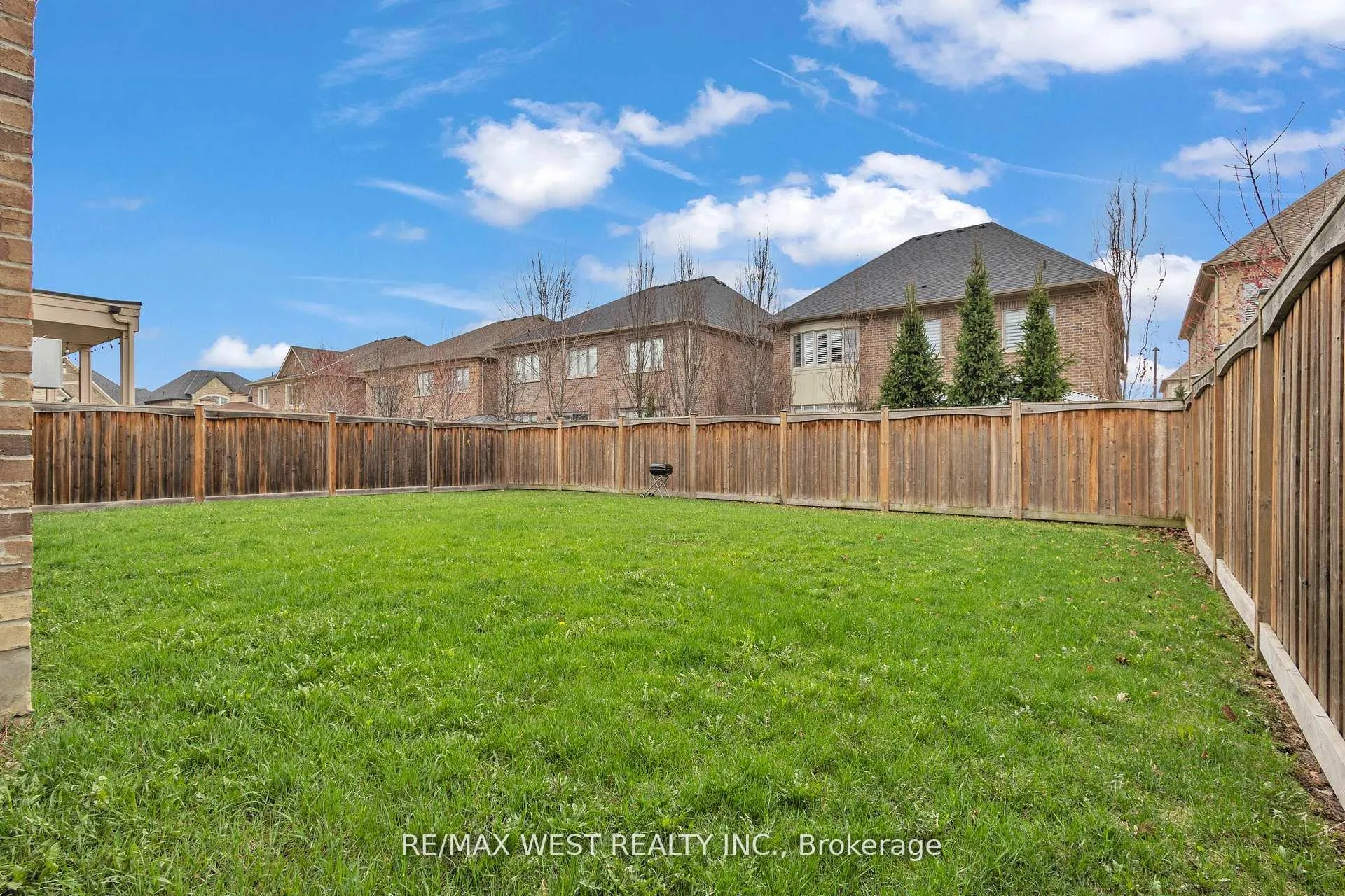 Photo 45 of 17 Torgan Trail, Vaughan, Kleinburg — HOMEH