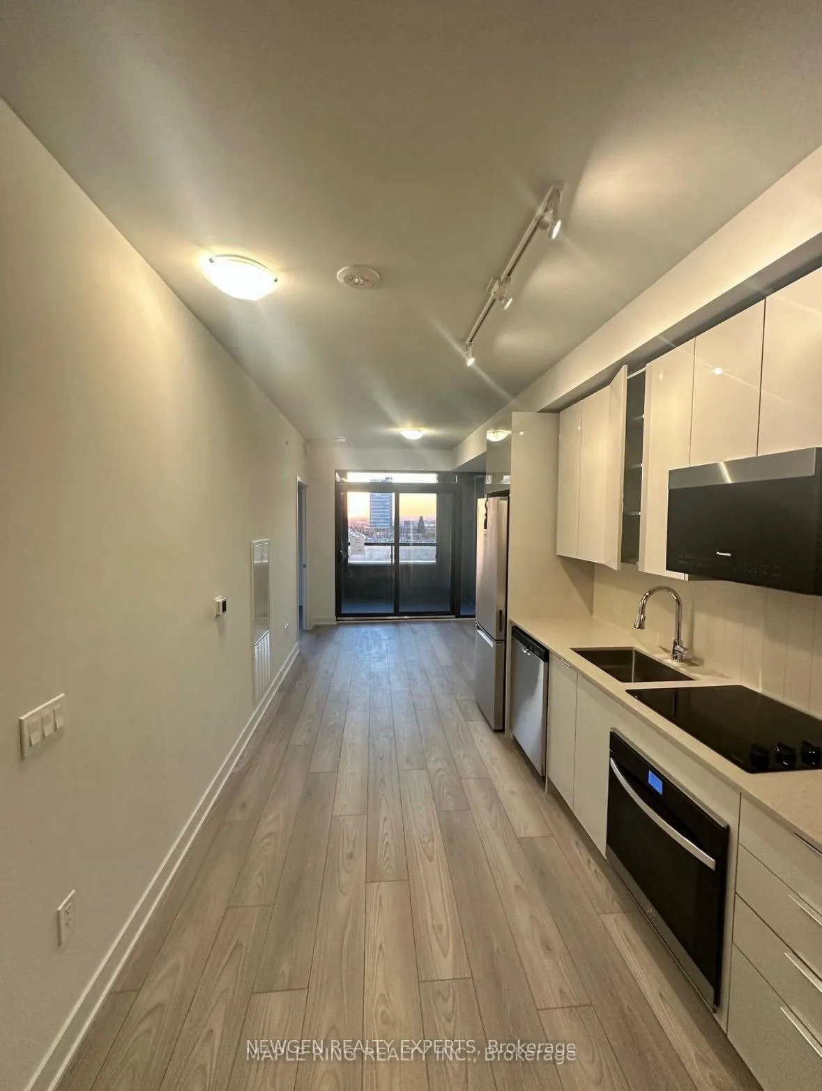 Photo 6 of Unit 601, 2920 Highway 7, Vaughan, Concord — HOMEH