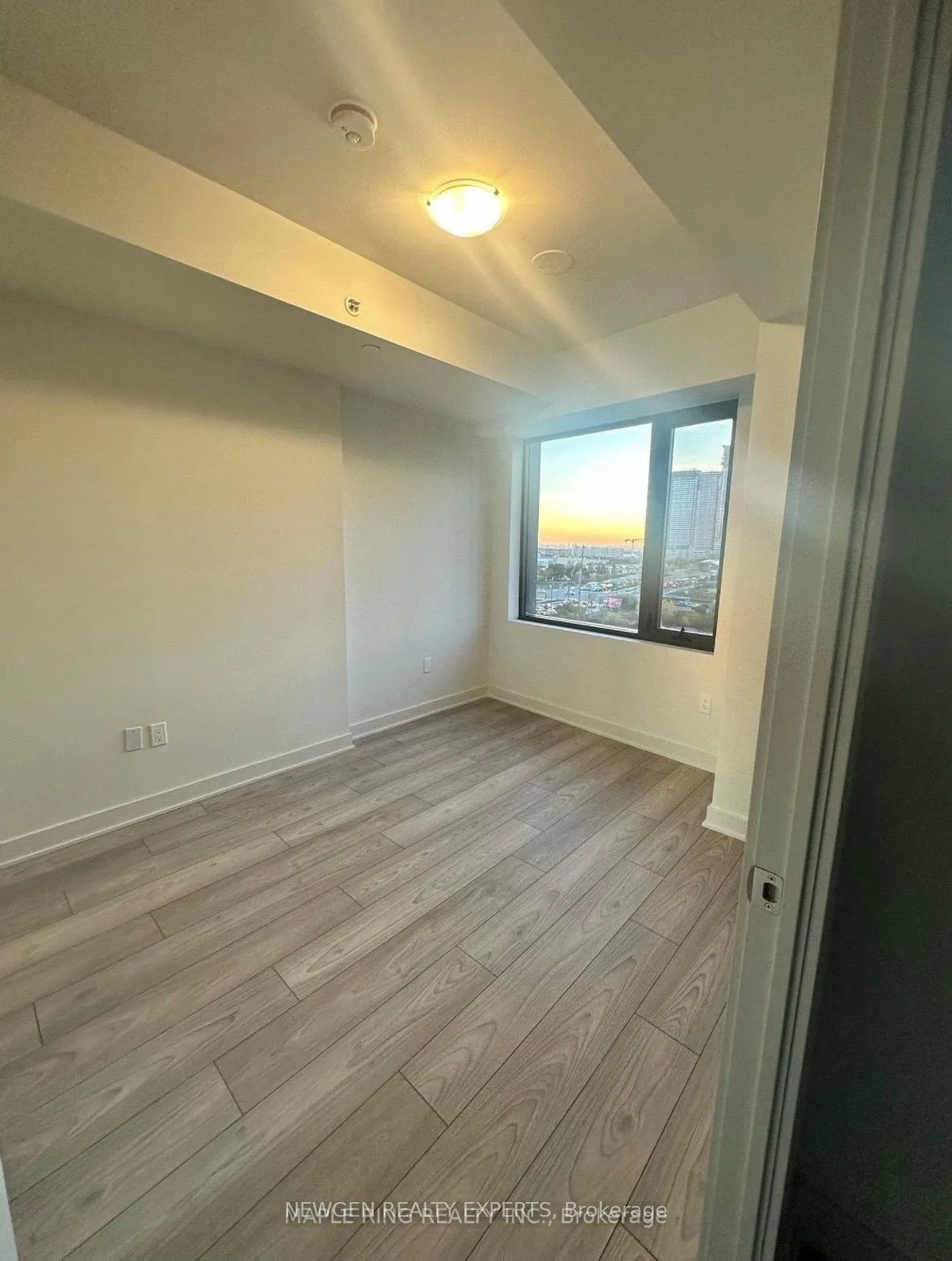 Photo 7 of Unit 601, 2920 Highway 7, Vaughan, Concord — HOMEH