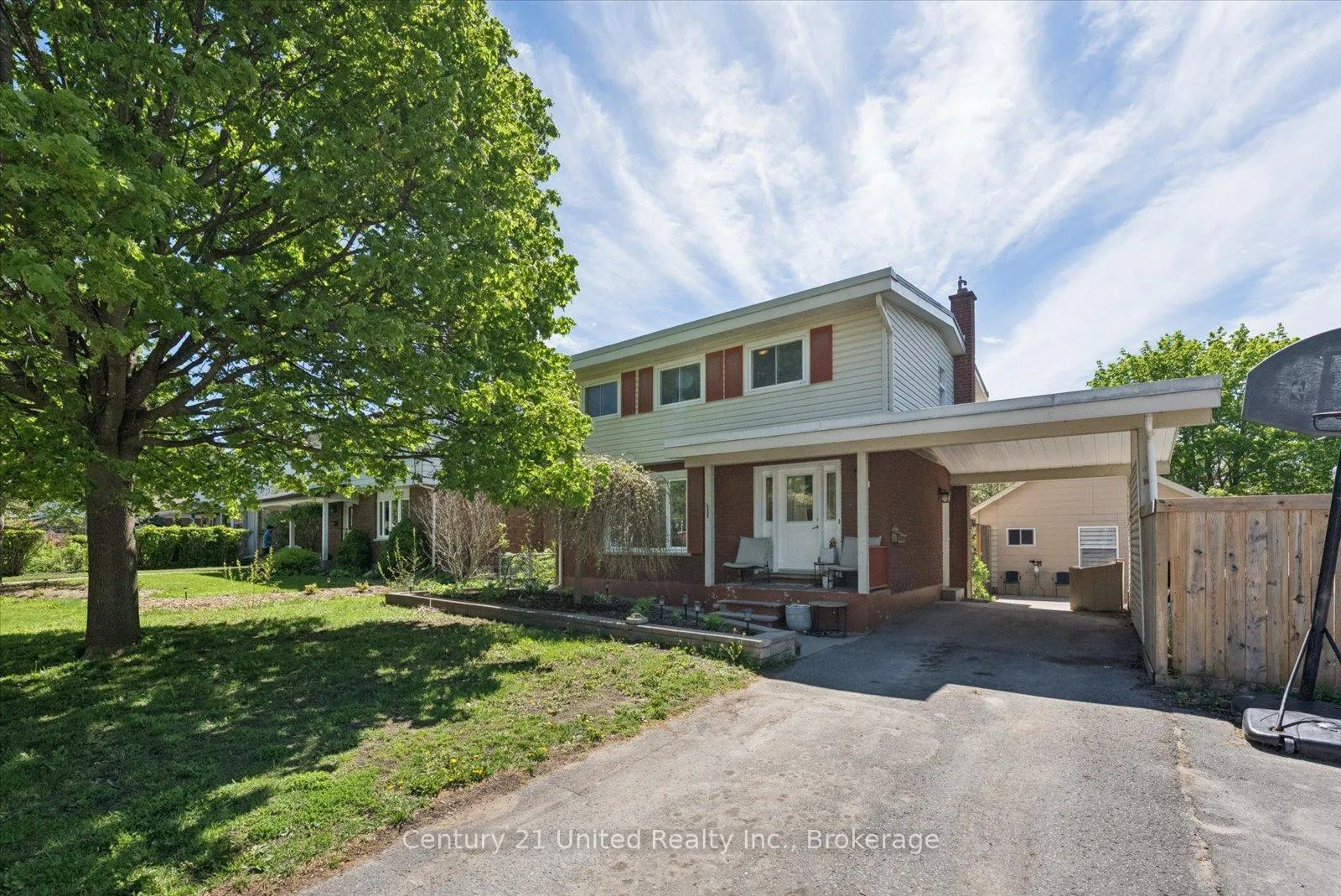 Front of 277 Greenlawn Avenue