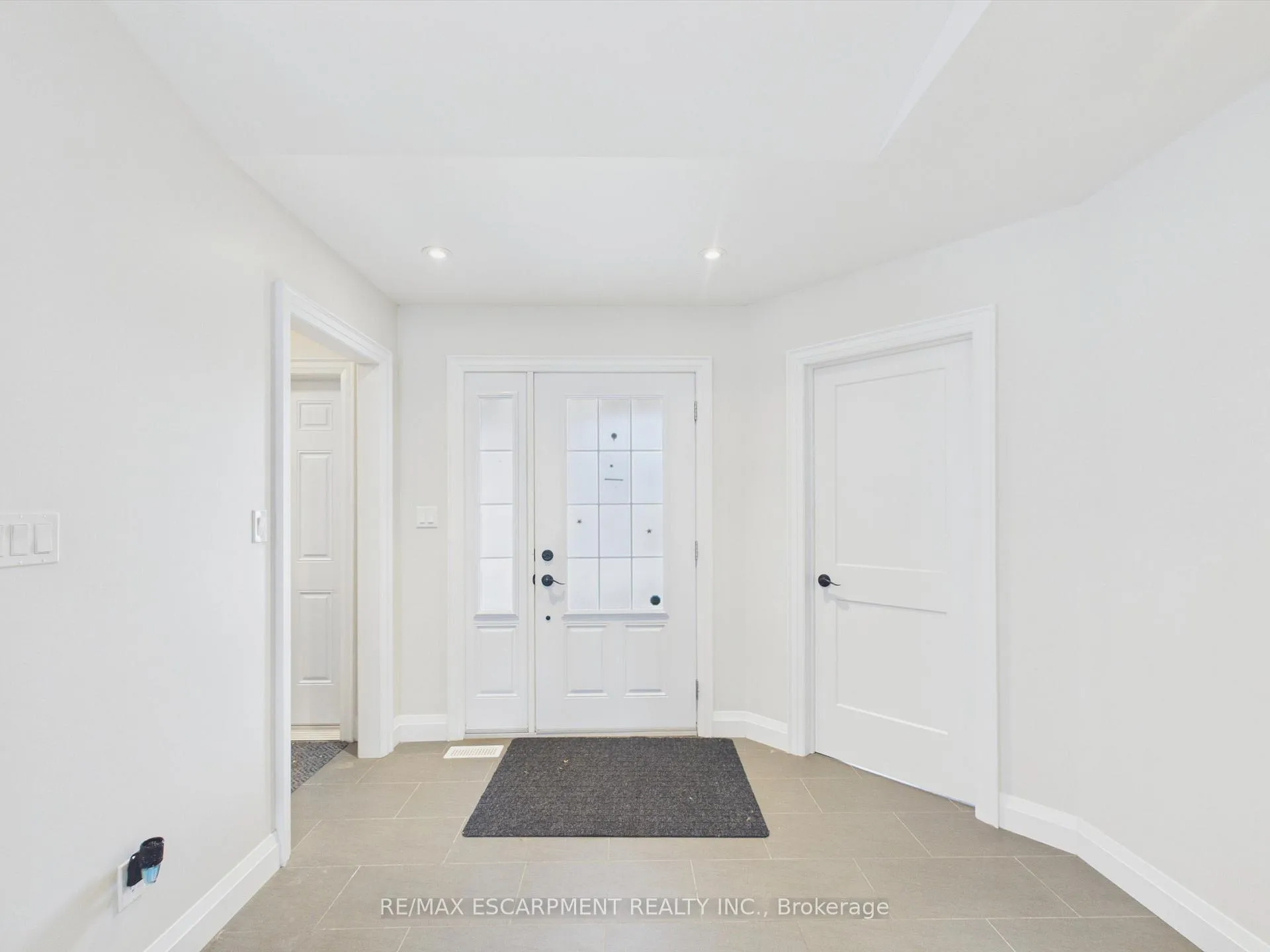 Photo 5 of 10 Thain Street W, Gravenhurst, Muskoka (S) — HOMEH