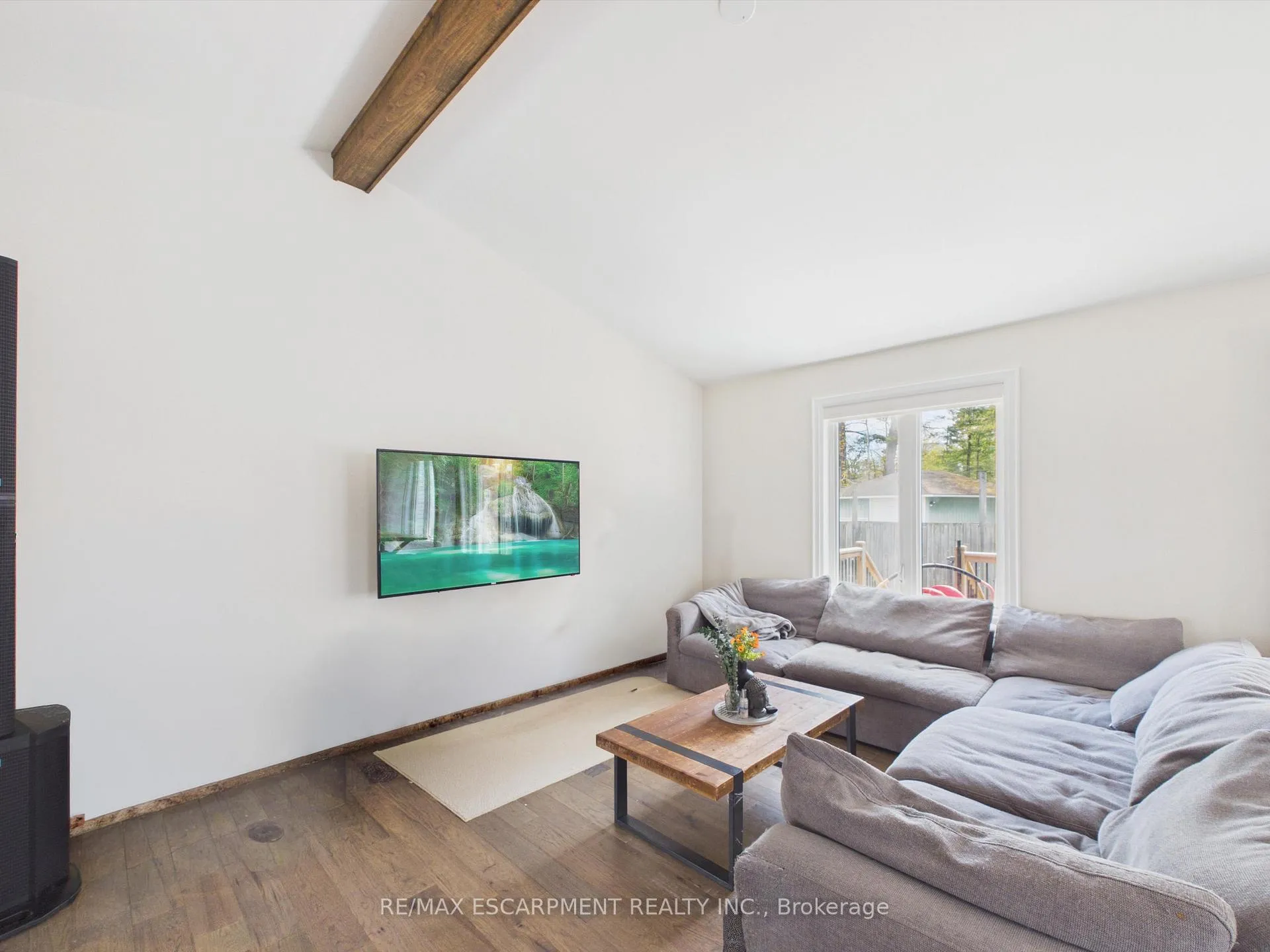 Photo 7 of 10 Thain Street W, Gravenhurst, Muskoka (S) — HOMEH