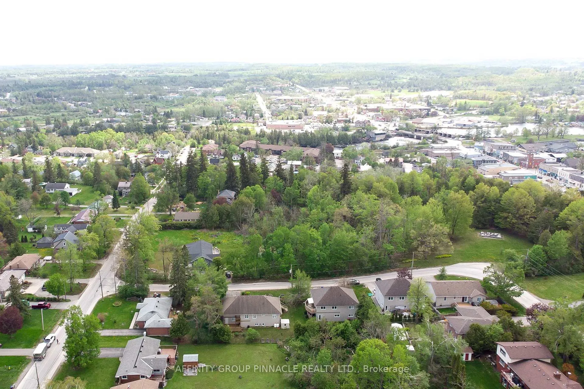 Photo 41 of 4 Head Street, Kawartha Lakes, Fenelon Falls — HOMEH