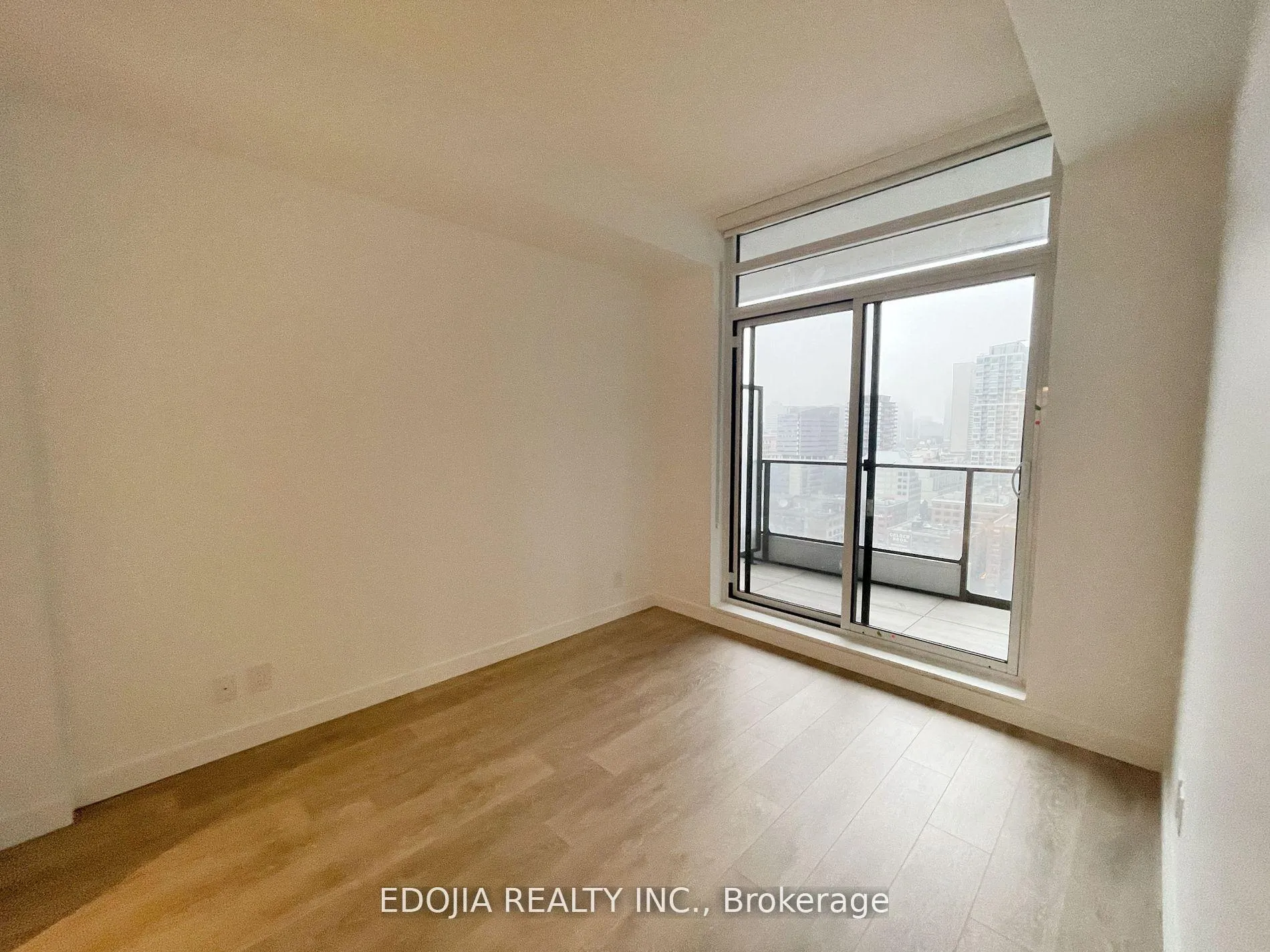 Photo 8 of Unit 2305, 38 Widmer Street, Toronto, Waterfront Communities — HOMEH