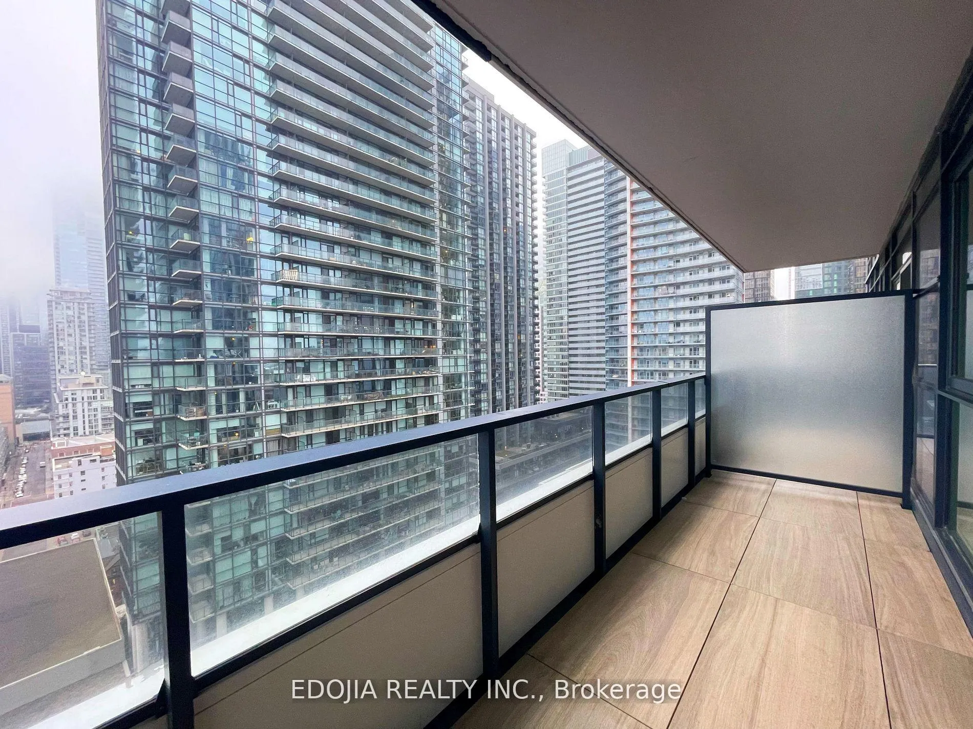 Photo 10 of Unit 2305, 38 Widmer Street, Toronto, Waterfront Communities — HOMEH