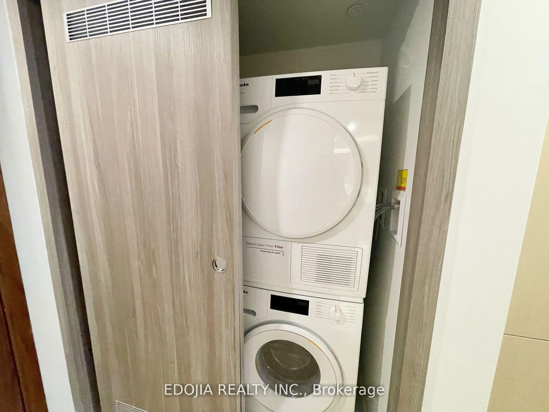 Photo 13 of Unit 2305, 38 Widmer Street, Toronto, Waterfront Communities — HOMEH