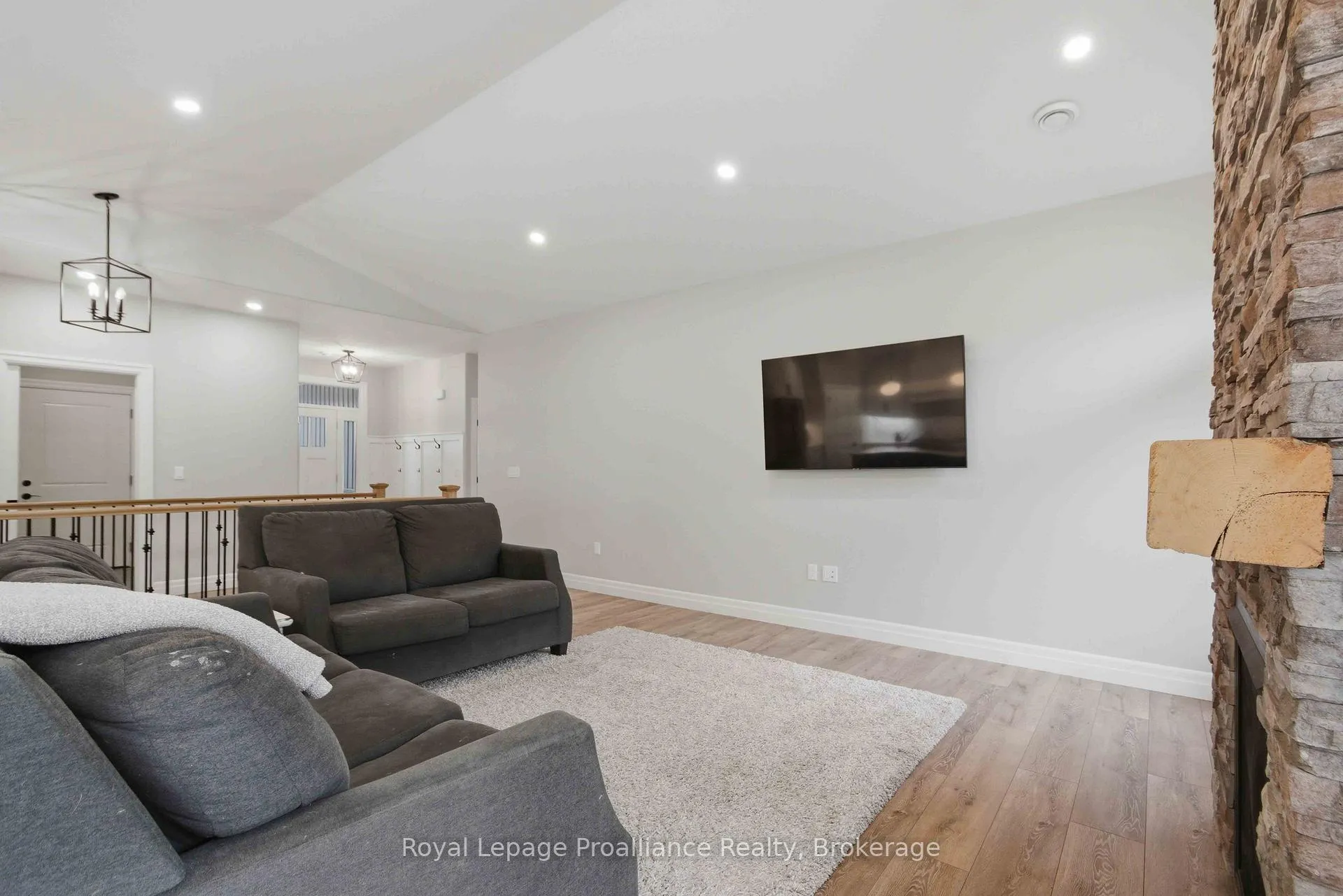 Photo 11 of 31 Schmidt Way, Quinte West, Murray Ward — HOMEH