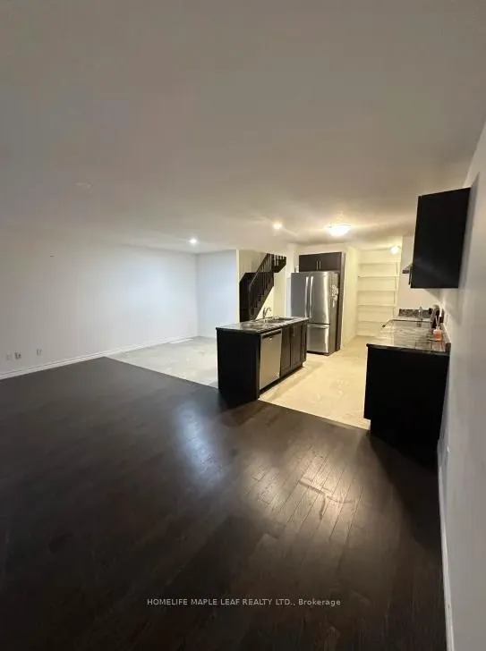 Photo 13 of 105 Woodedge Circle, Kitchener — HOMEH