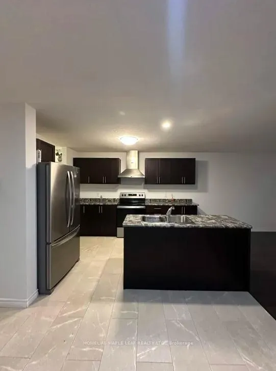 Photo 14 of 105 Woodedge Circle, Kitchener — HOMEH
