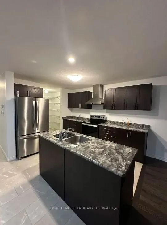 Photo 15 of 105 Woodedge Circle, Kitchener — HOMEH
