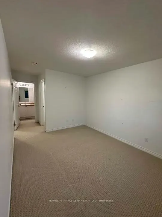 Photo 30 of 105 Woodedge Circle, Kitchener — HOMEH