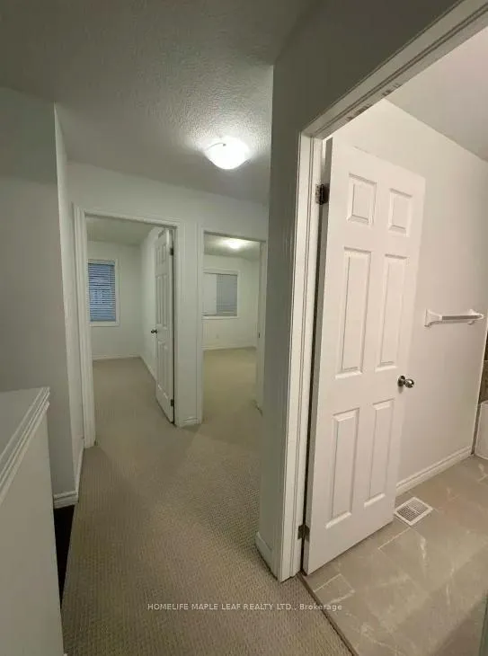 Photo 35 of 105 Woodedge Circle, Kitchener — HOMEH