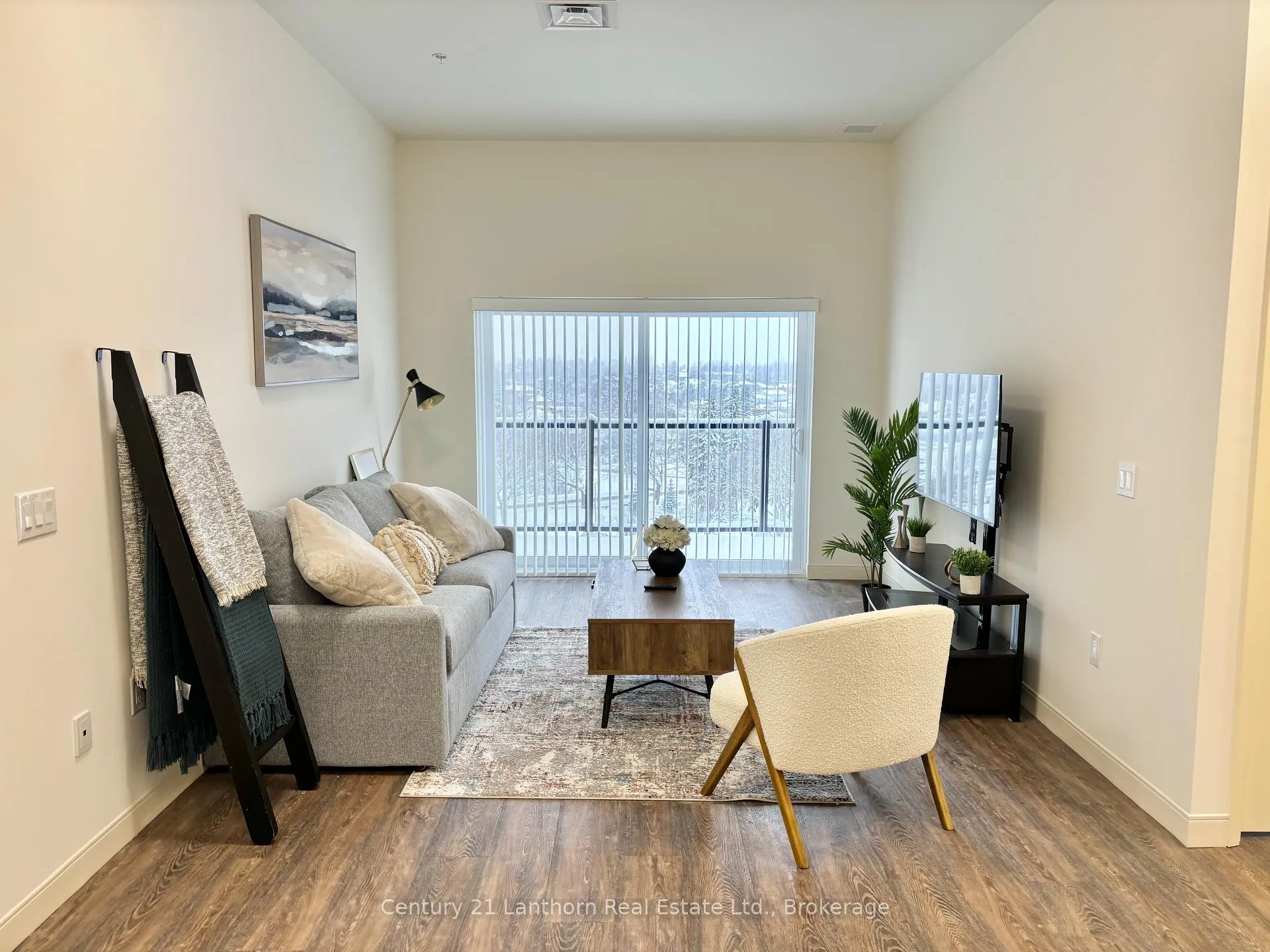 Photo 3 of Unit 524, 135 Station Street, Belleville, Belleville Ward — HOMEH