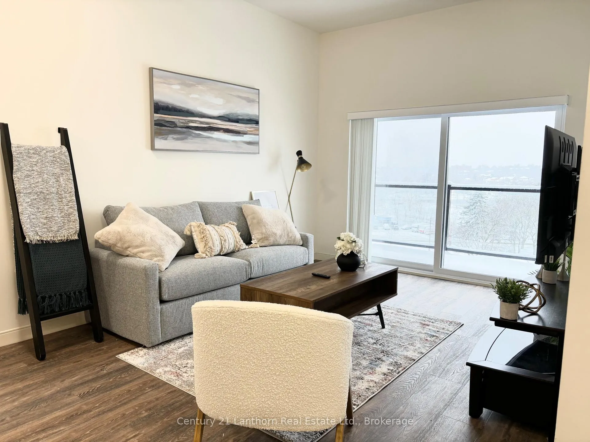 Photo 4 of Unit 524, 135 Station Street, Belleville, Belleville Ward — HOMEH