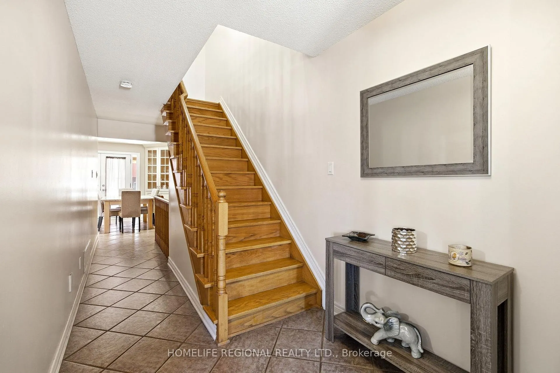 Photo 5 of 122 Beaver Terrace, Toronto, Dovercourt-Wallace Emerson-Junction — HOMEH