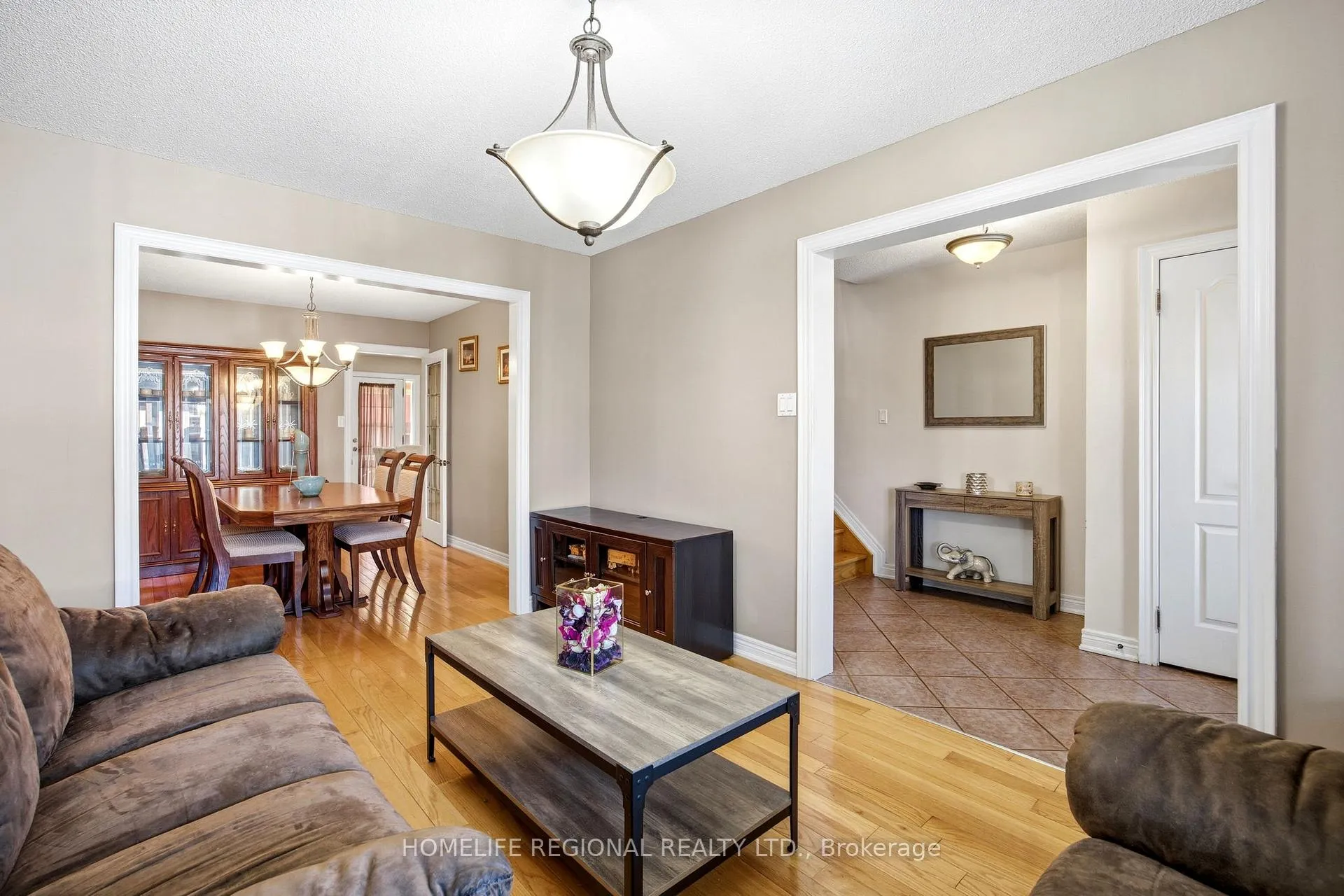 Photo 7 of 122 Beaver Terrace, Toronto, Dovercourt-Wallace Emerson-Junction — HOMEH