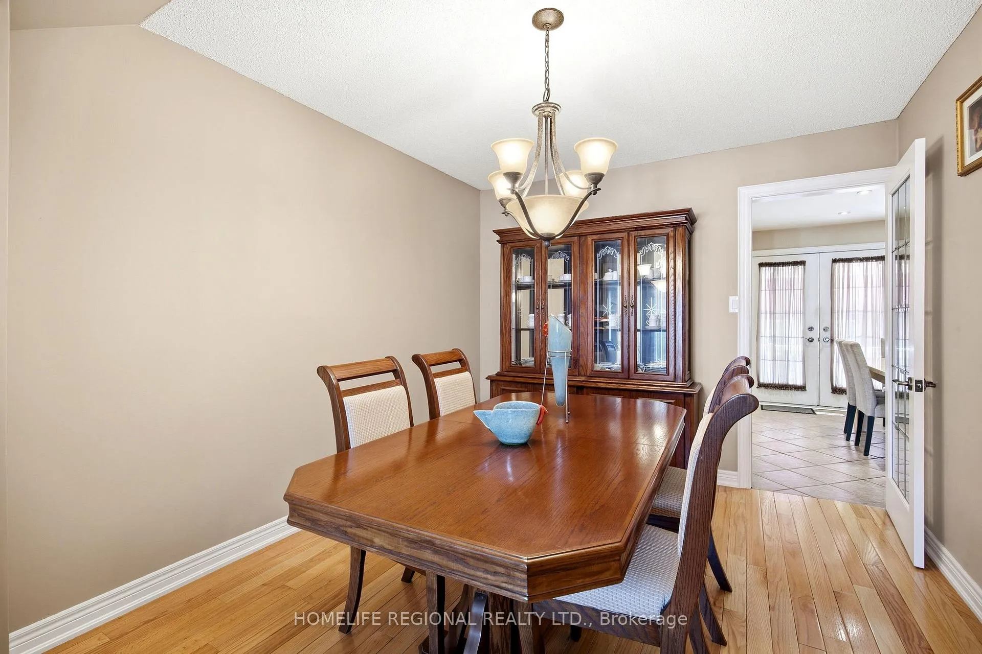 Photo 8 of 122 Beaver Terrace, Toronto, Dovercourt-Wallace Emerson-Junction — HOMEH