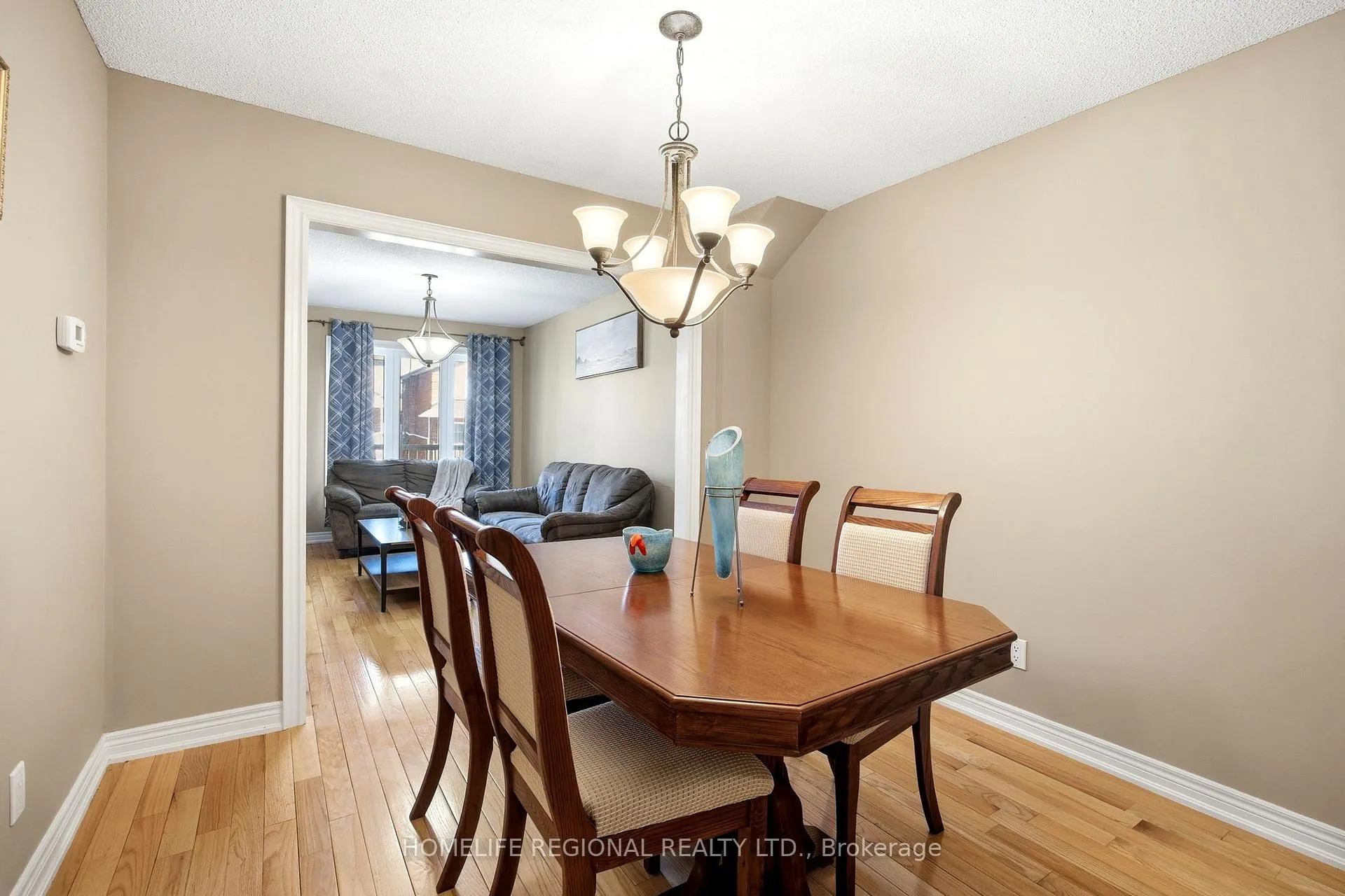 Photo 9 of 122 Beaver Terrace, Toronto, Dovercourt-Wallace Emerson-Junction — HOMEH