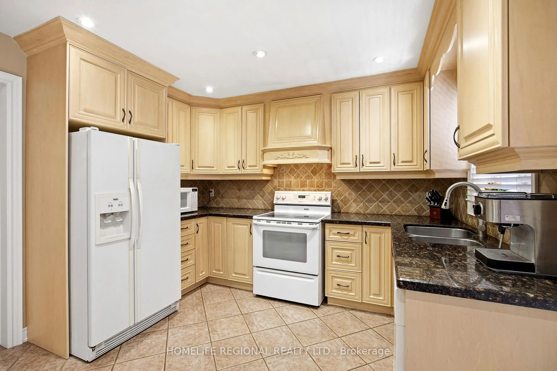 Photo 14 of 122 Beaver Terrace, Toronto, Dovercourt-Wallace Emerson-Junction — HOMEH