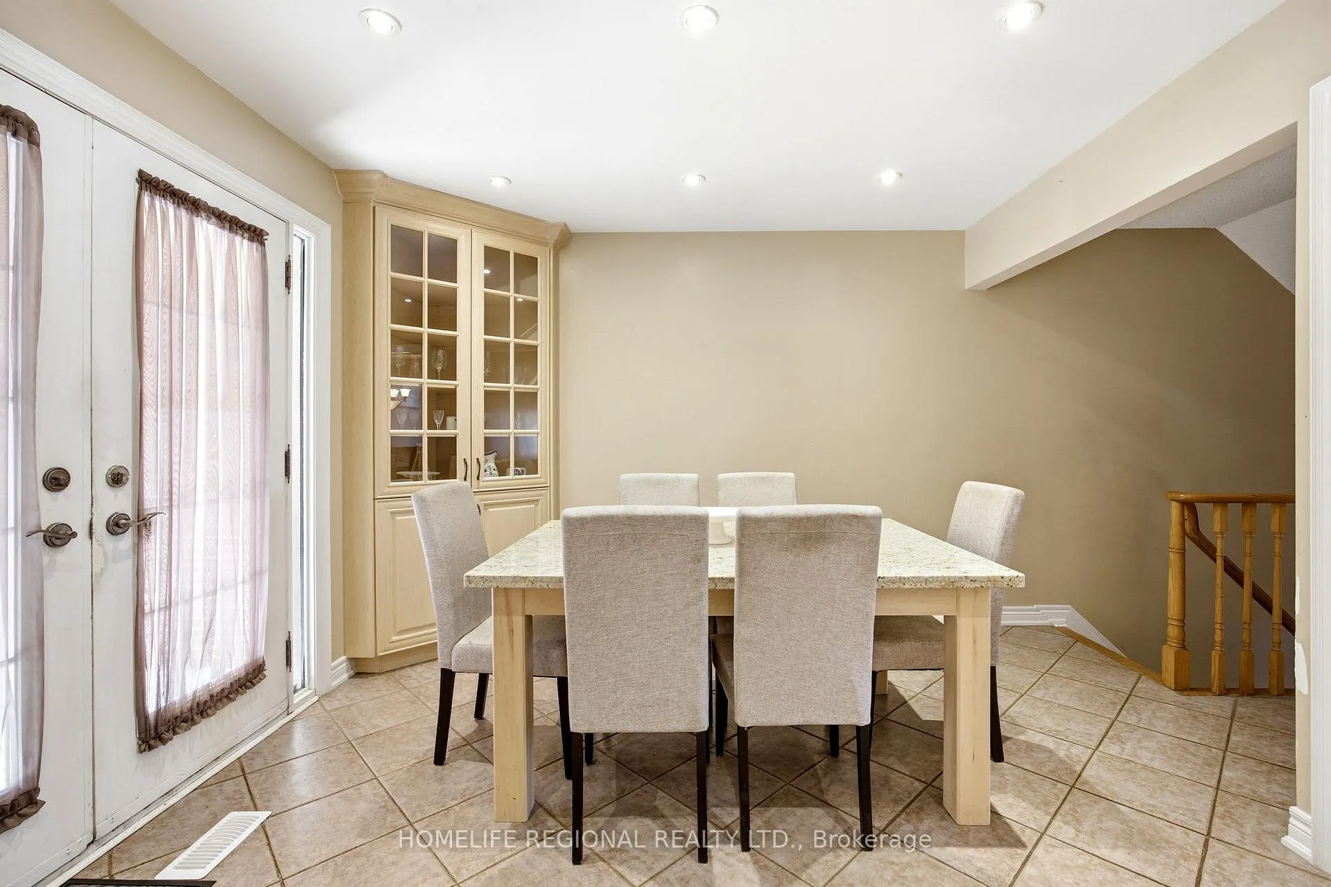 Photo 15 of 122 Beaver Terrace, Toronto, Dovercourt-Wallace Emerson-Junction — HOMEH