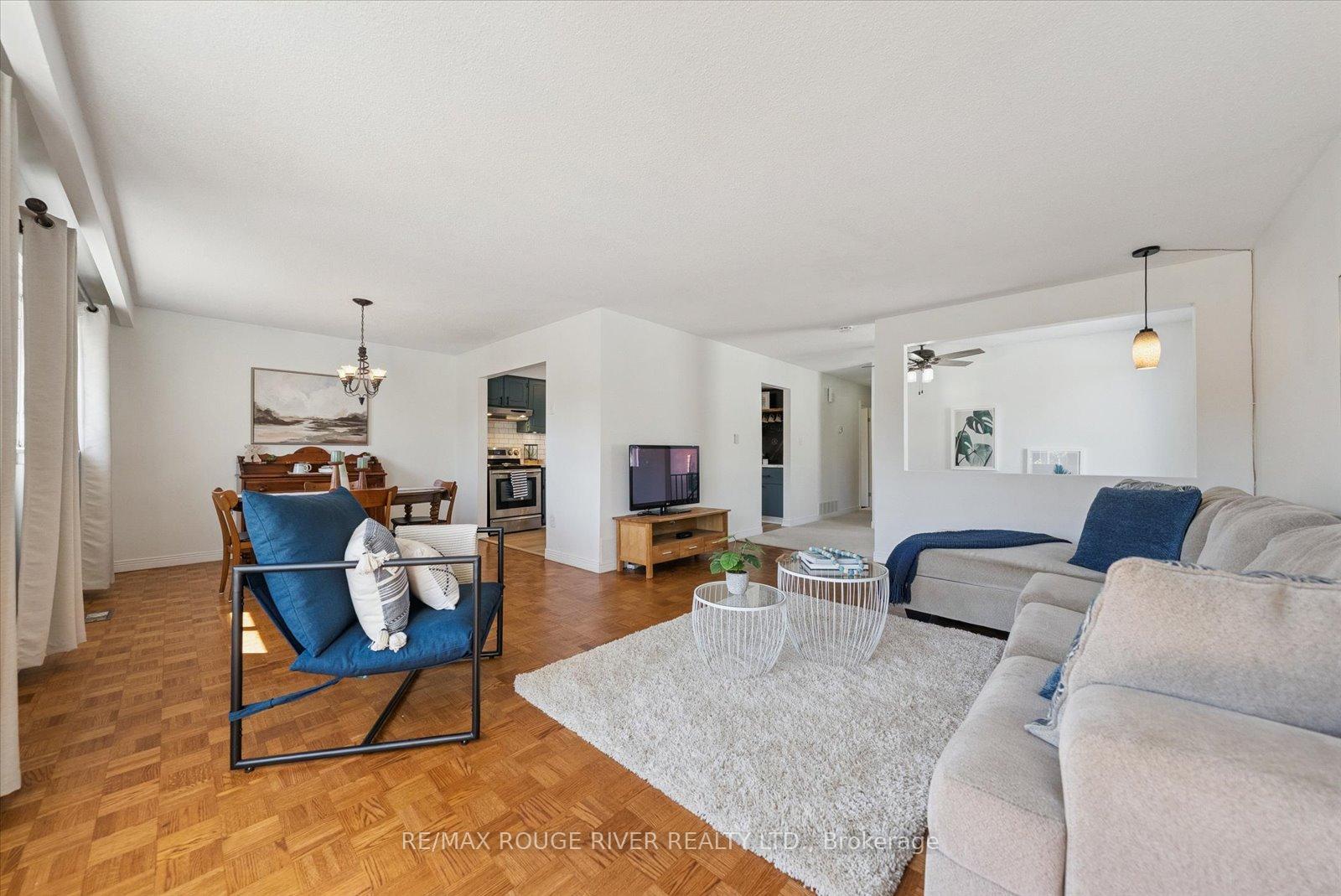 Photo 6 of 65 Loscombe Drive, Clarington, Bowmanville — HOMEH