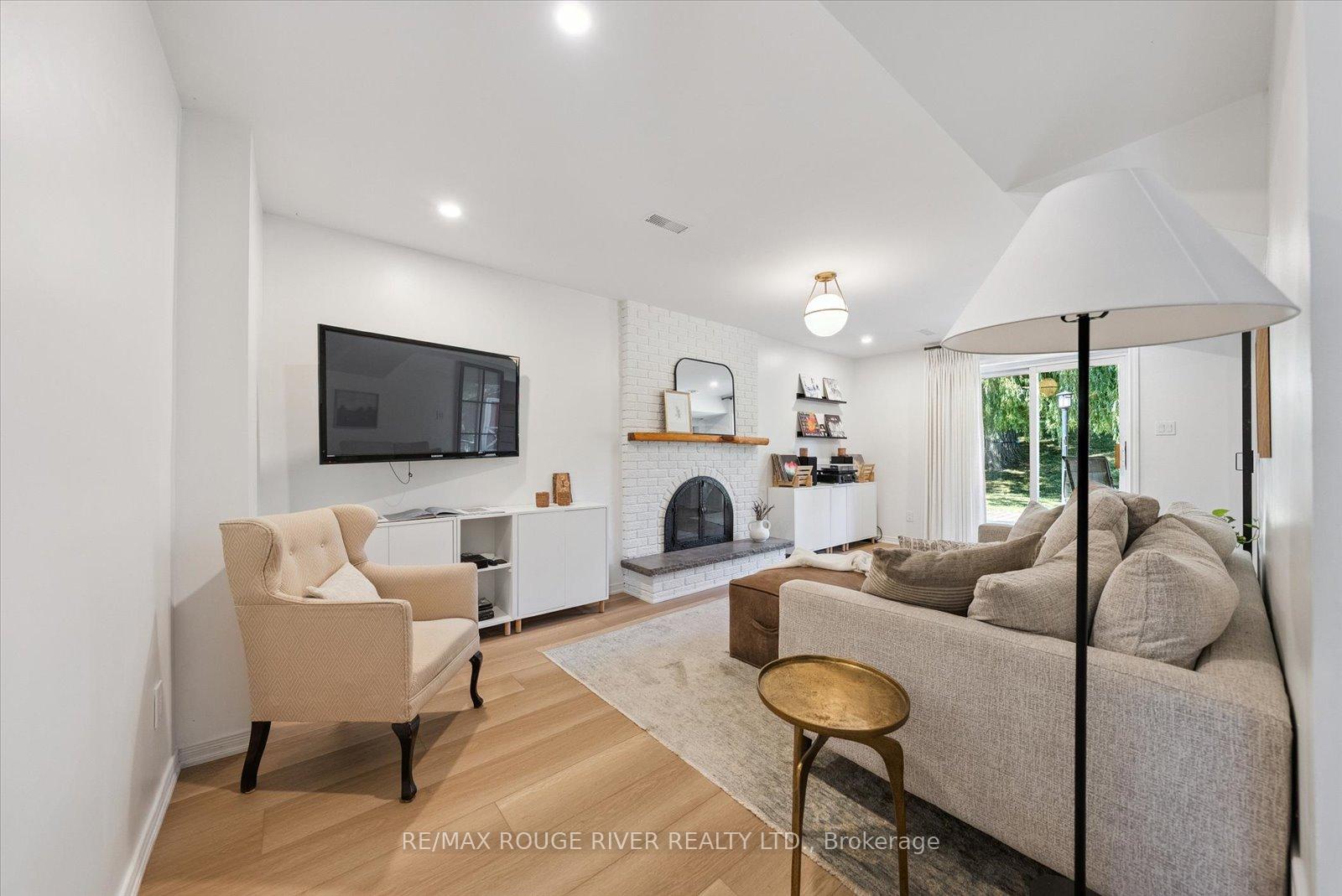 Photo 15 of 65 Loscombe Drive, Clarington, Bowmanville — HOMEH