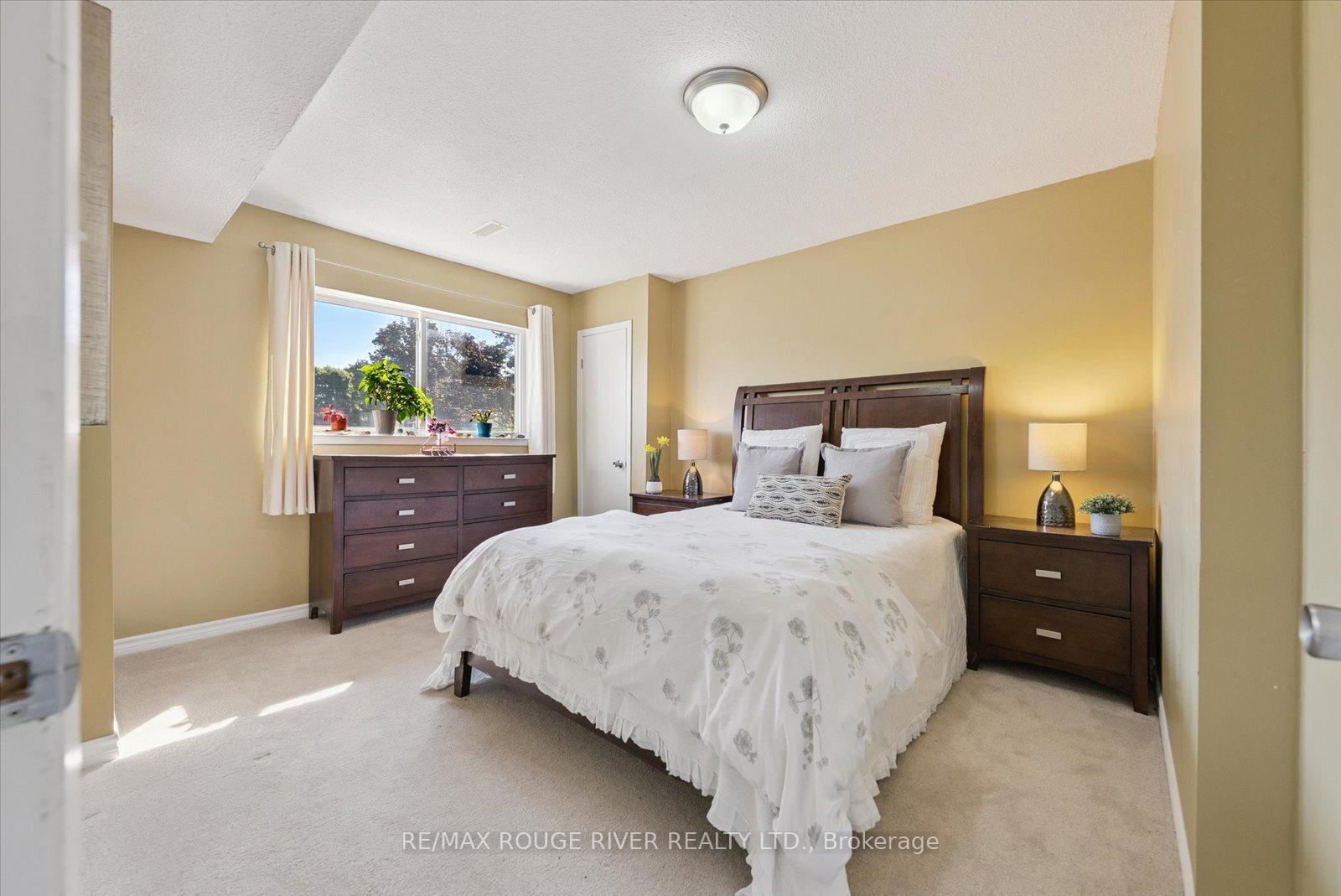 Photo 18 of 65 Loscombe Drive, Clarington, Bowmanville — HOMEH