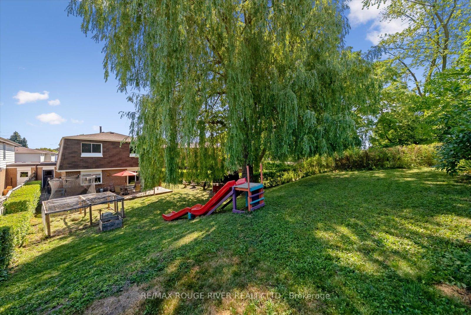 Photo 20 of 65 Loscombe Drive, Clarington, Bowmanville — HOMEH