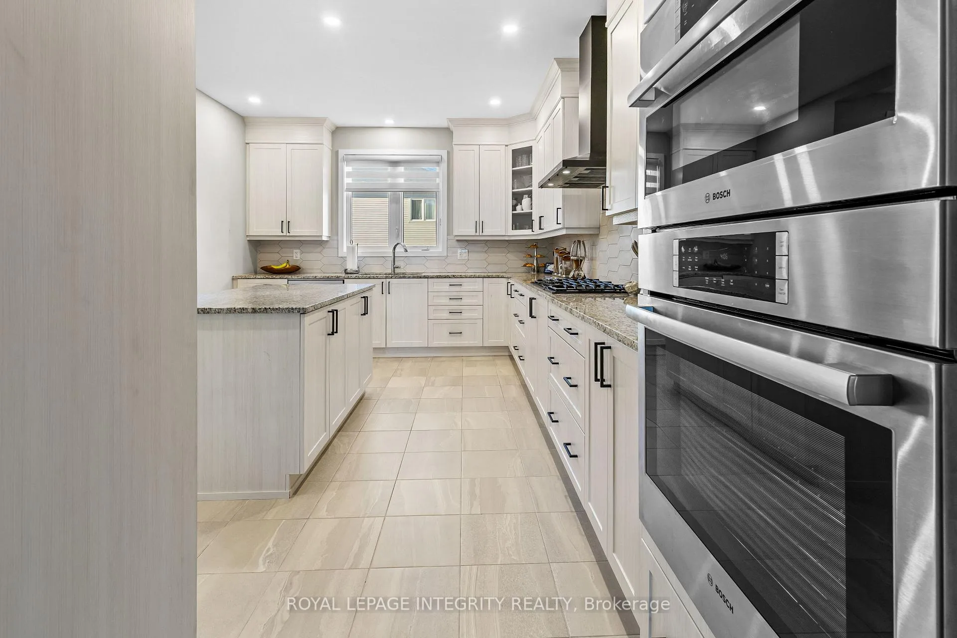 Photo 8 of 28 Dun Skipper Drive, Ottawa, Blossom Park/Kemp Park/Findlay Creek — HOMEH
