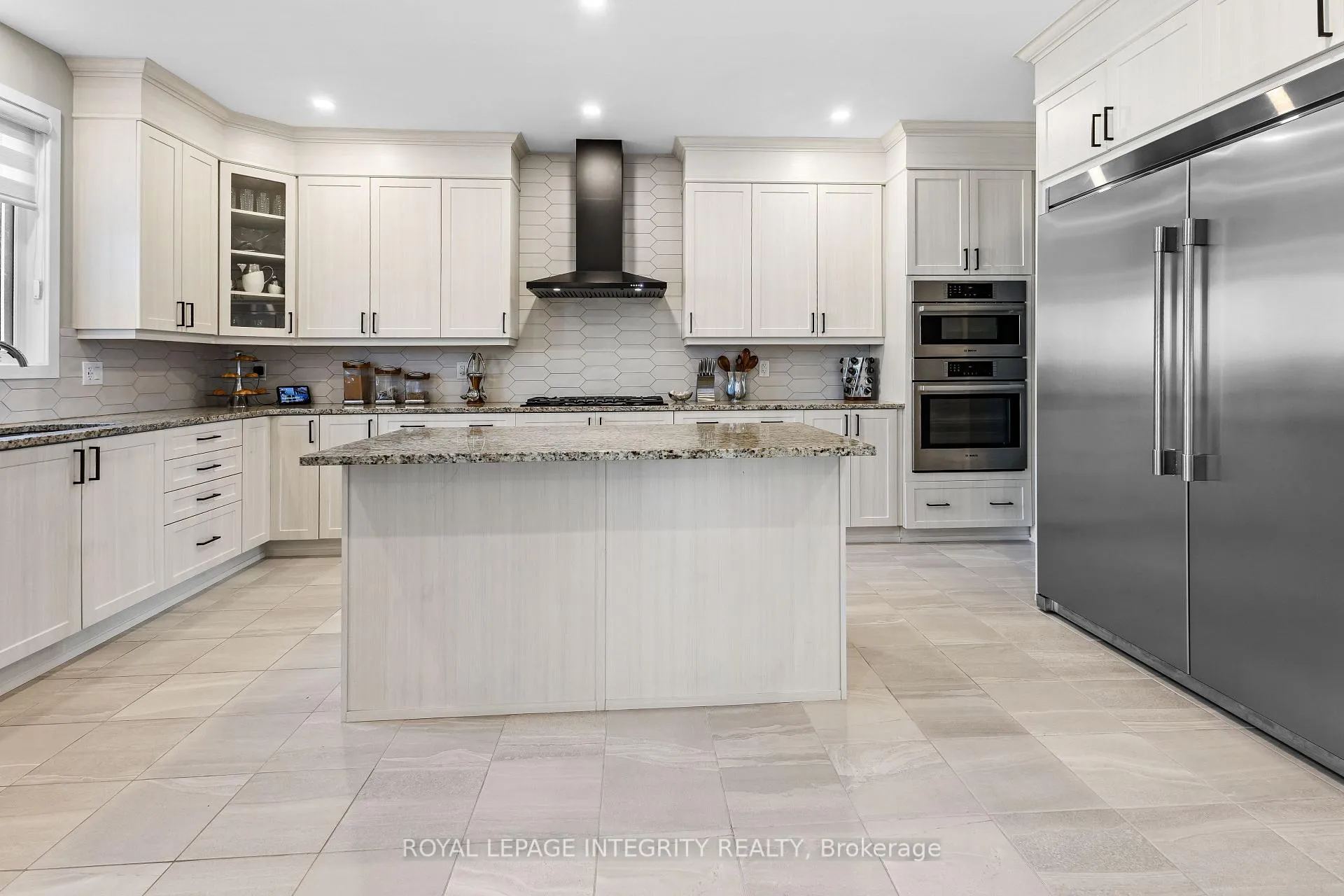 Photo 11 of 28 Dun Skipper Drive, Ottawa, Blossom Park/Kemp Park/Findlay Creek — HOMEH