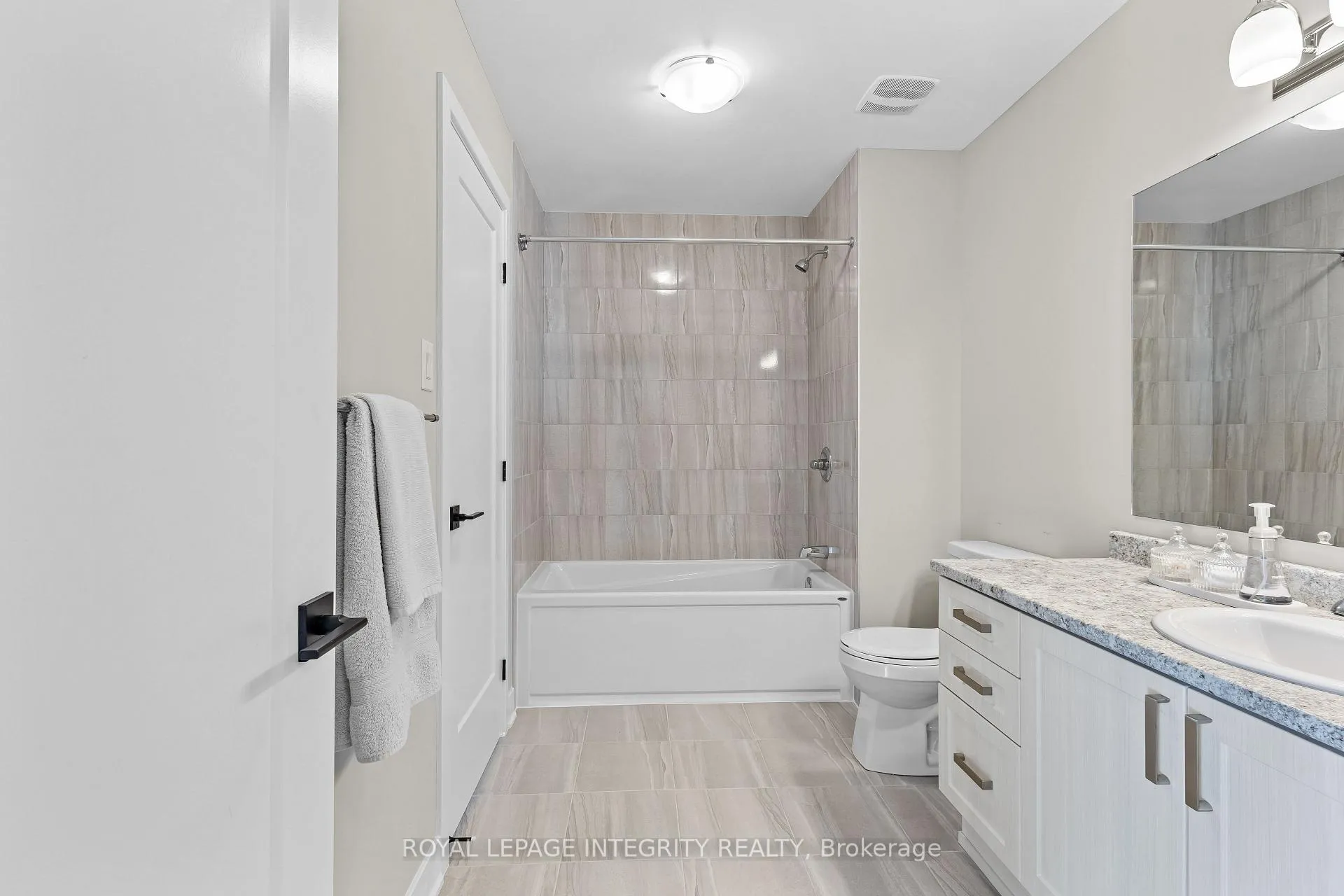 Photo 21 of 28 Dun Skipper Drive, Ottawa, Blossom Park/Kemp Park/Findlay Creek — HOMEH