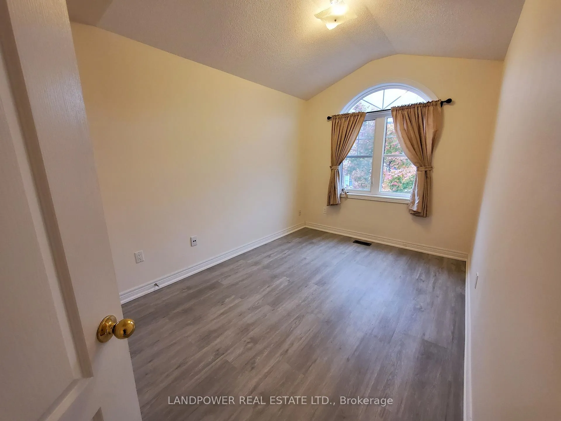 Photo 7 of 9 Ivory Silk Drive, Markham, Cathedraltown — HOMEH