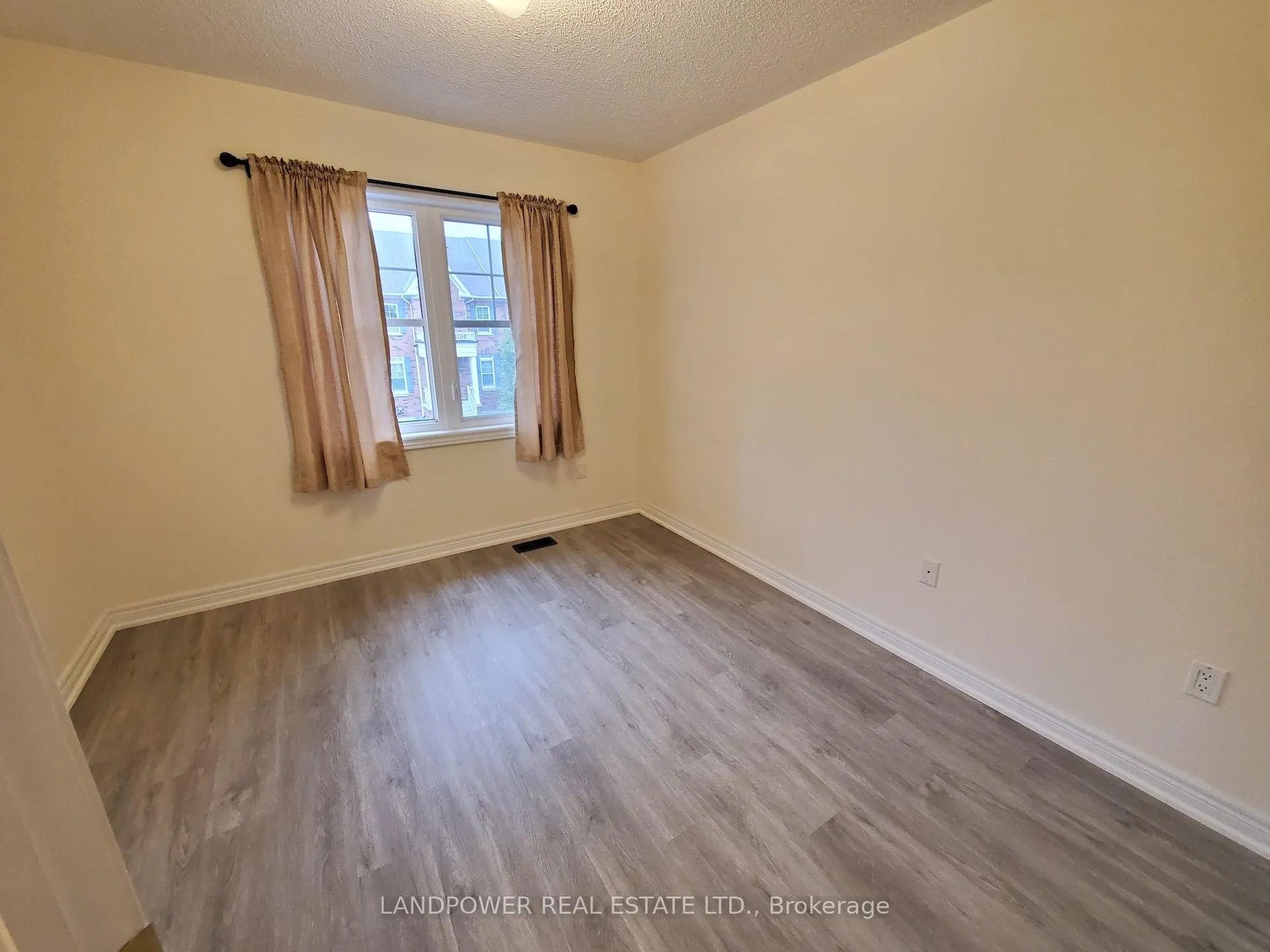 Photo 8 of 9 Ivory Silk Drive, Markham, Cathedraltown — HOMEH
