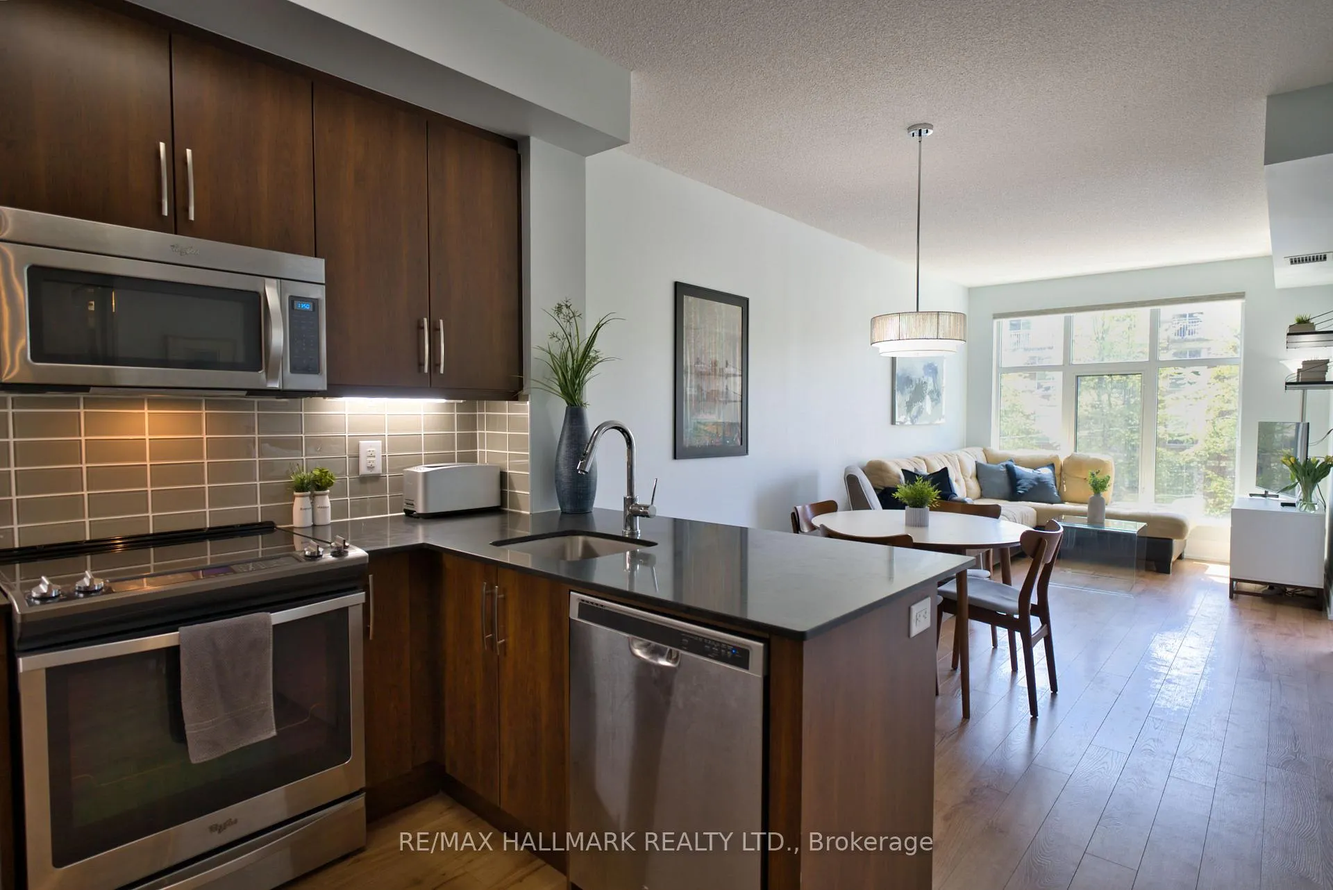Photo 4 of Unit 316, 2 Old Mill Drive, Toronto, High Park-Swansea — HOMEH
