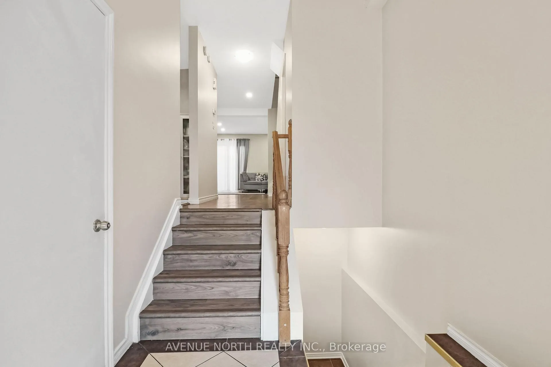 Photo 16 of 494 Sandhamn Private, Ottawa, Hunt Club Park/Greenboro — HOMEH